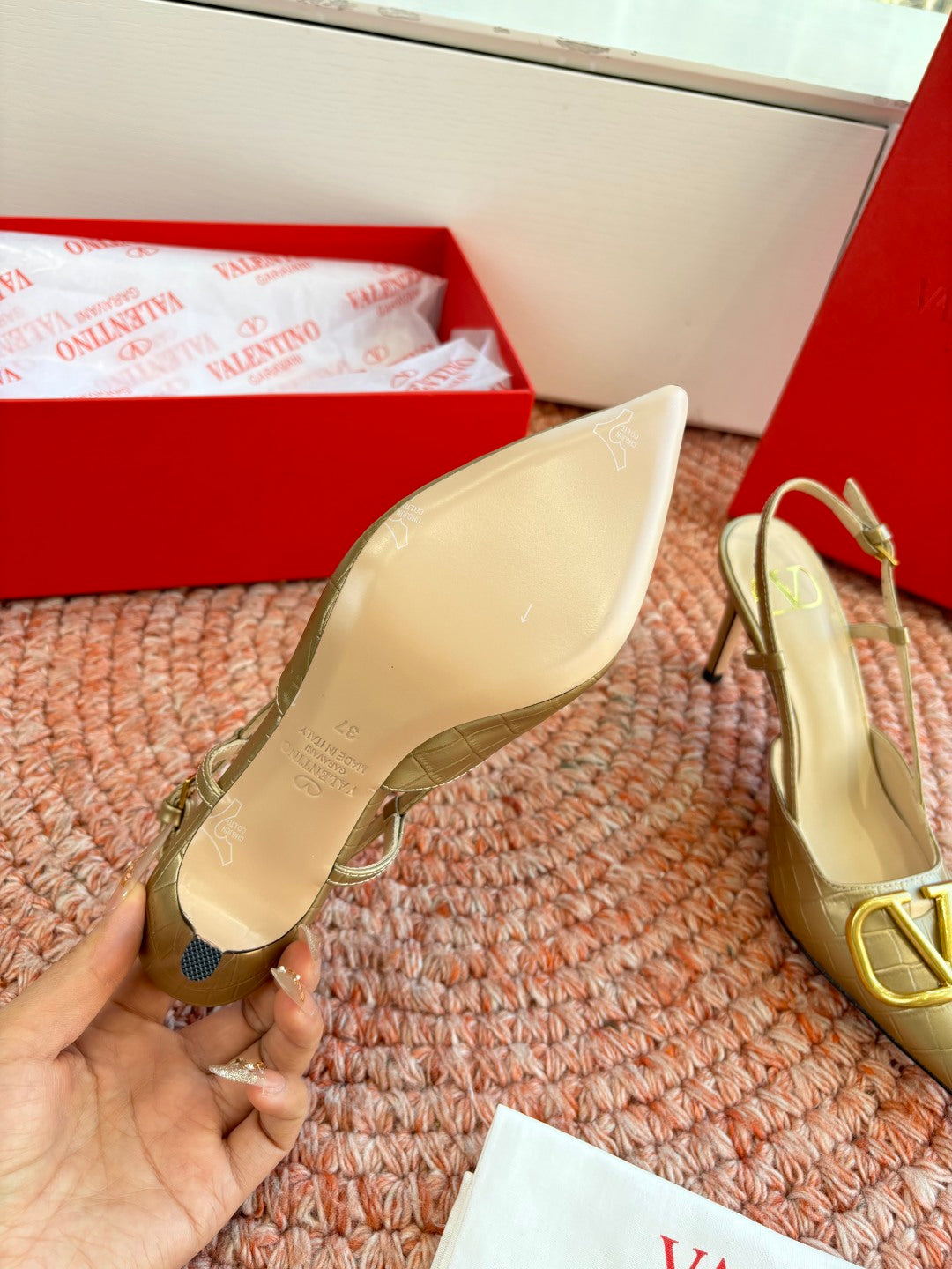 VLogo Signature Slingback 80mm Gold Embossed Sheepskin 702209