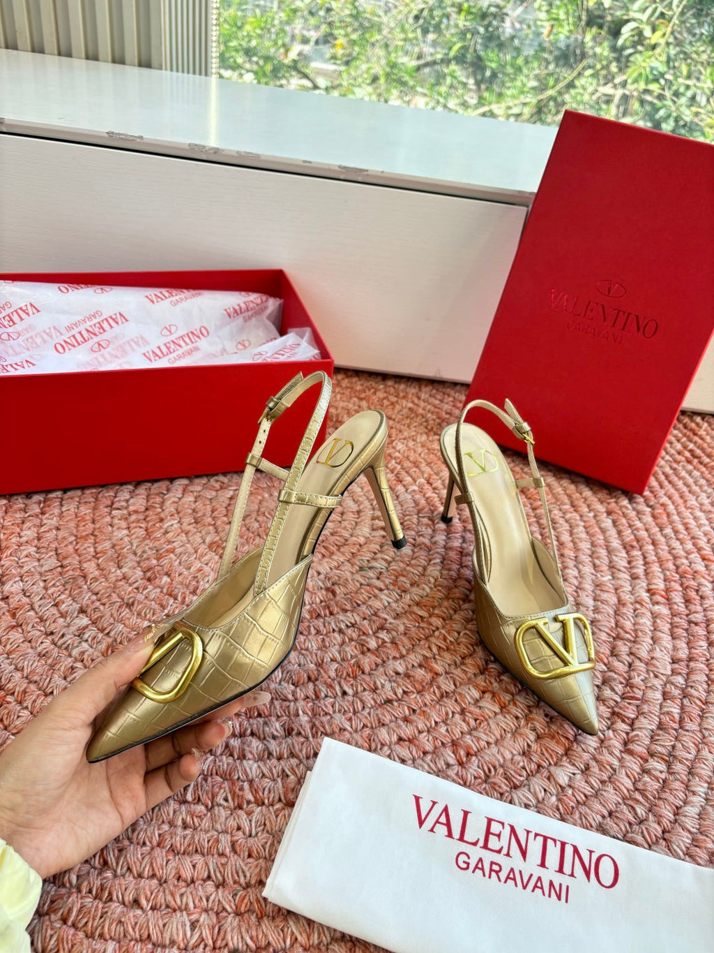 VLogo Signature Slingback 80mm Gold Embossed Sheepskin 702209