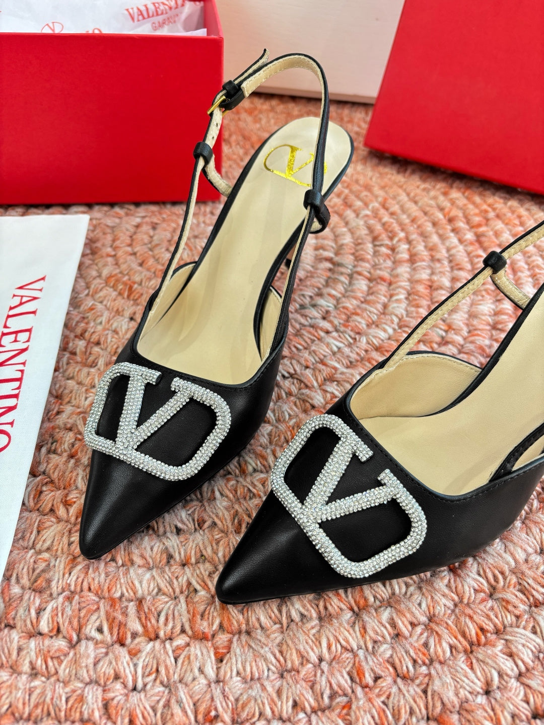 VLogo Signature Slingback 80mm Black Sheepskin 702214