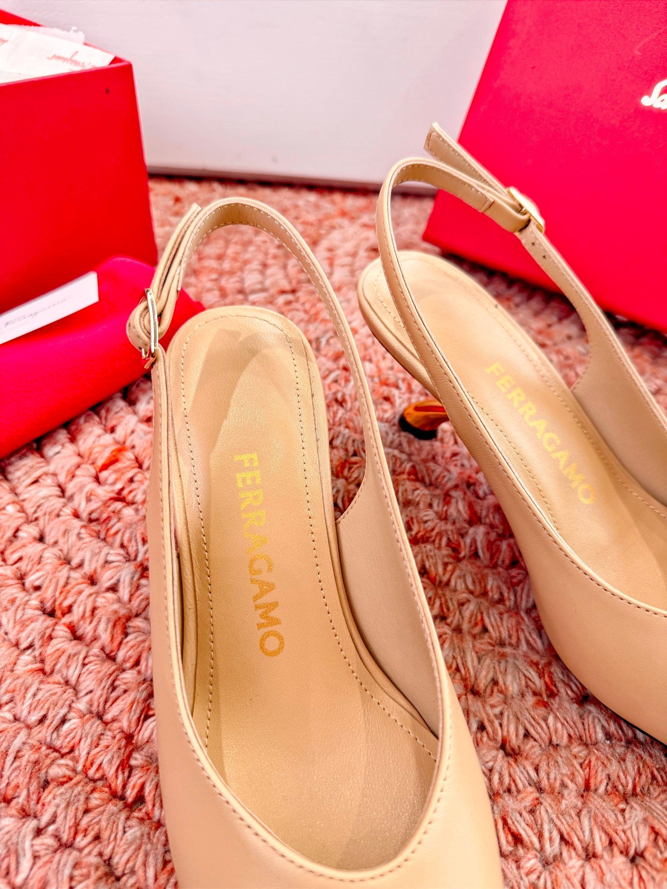 Ferragamo Salvatore Slingback Beige Sheepskin 760456