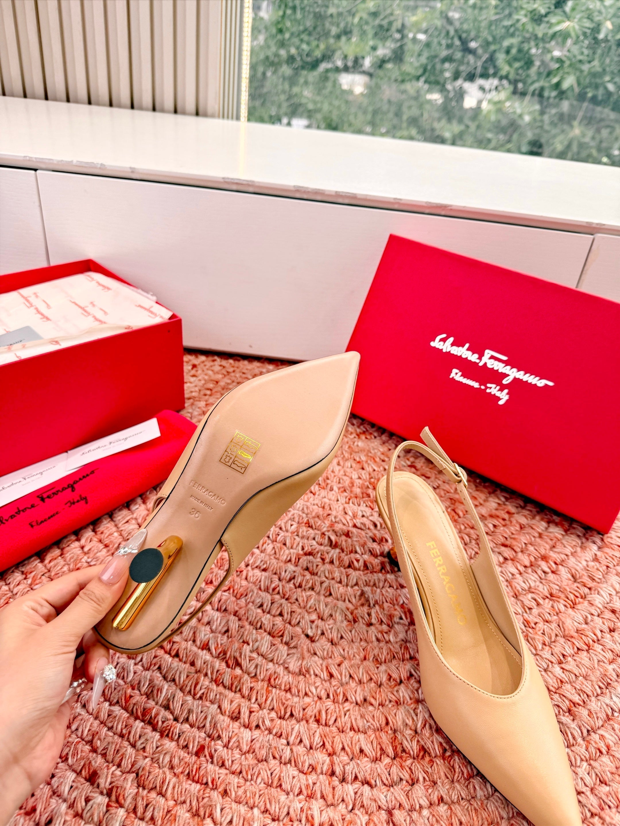 Ferragamo Salvatore Slingback Beige Sheepskin 760456