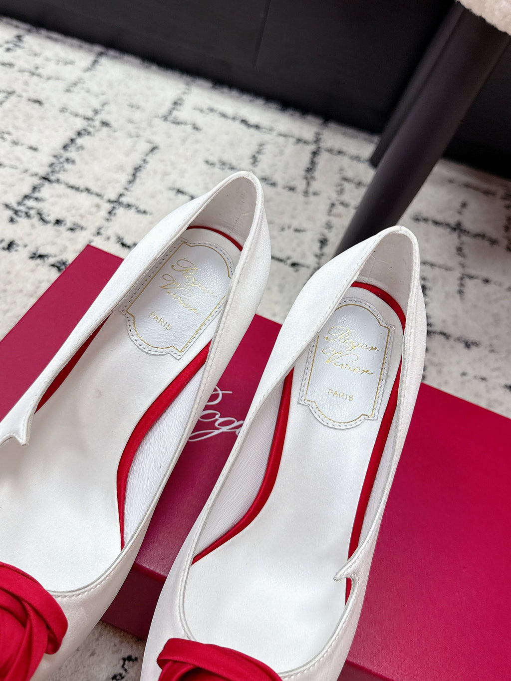 RV Rose Vivier Flower Pumps 10cm White Red Satin 617293
