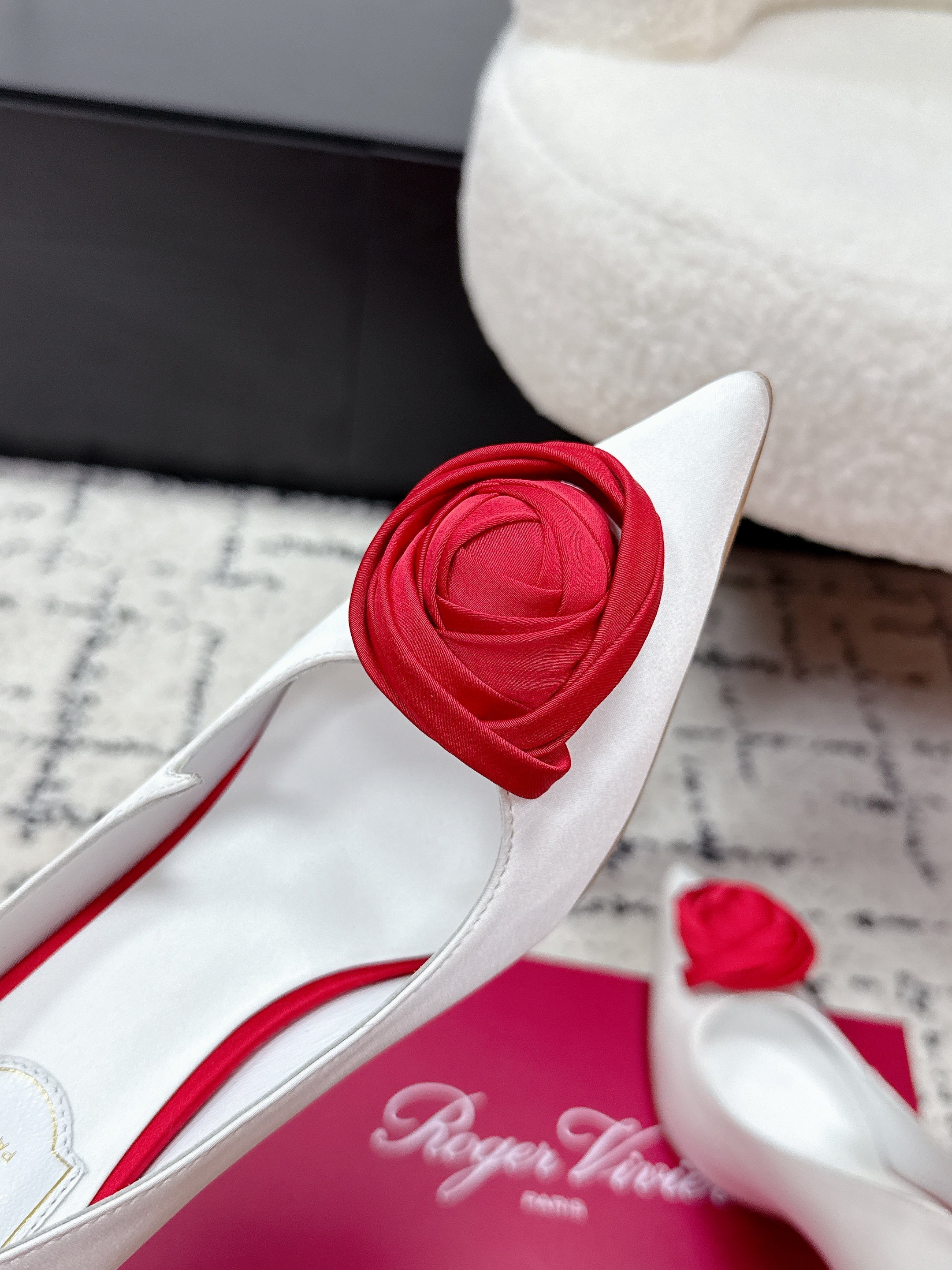 RV Rose Vivier Flower Pumps 10cm White Red Satin 617293