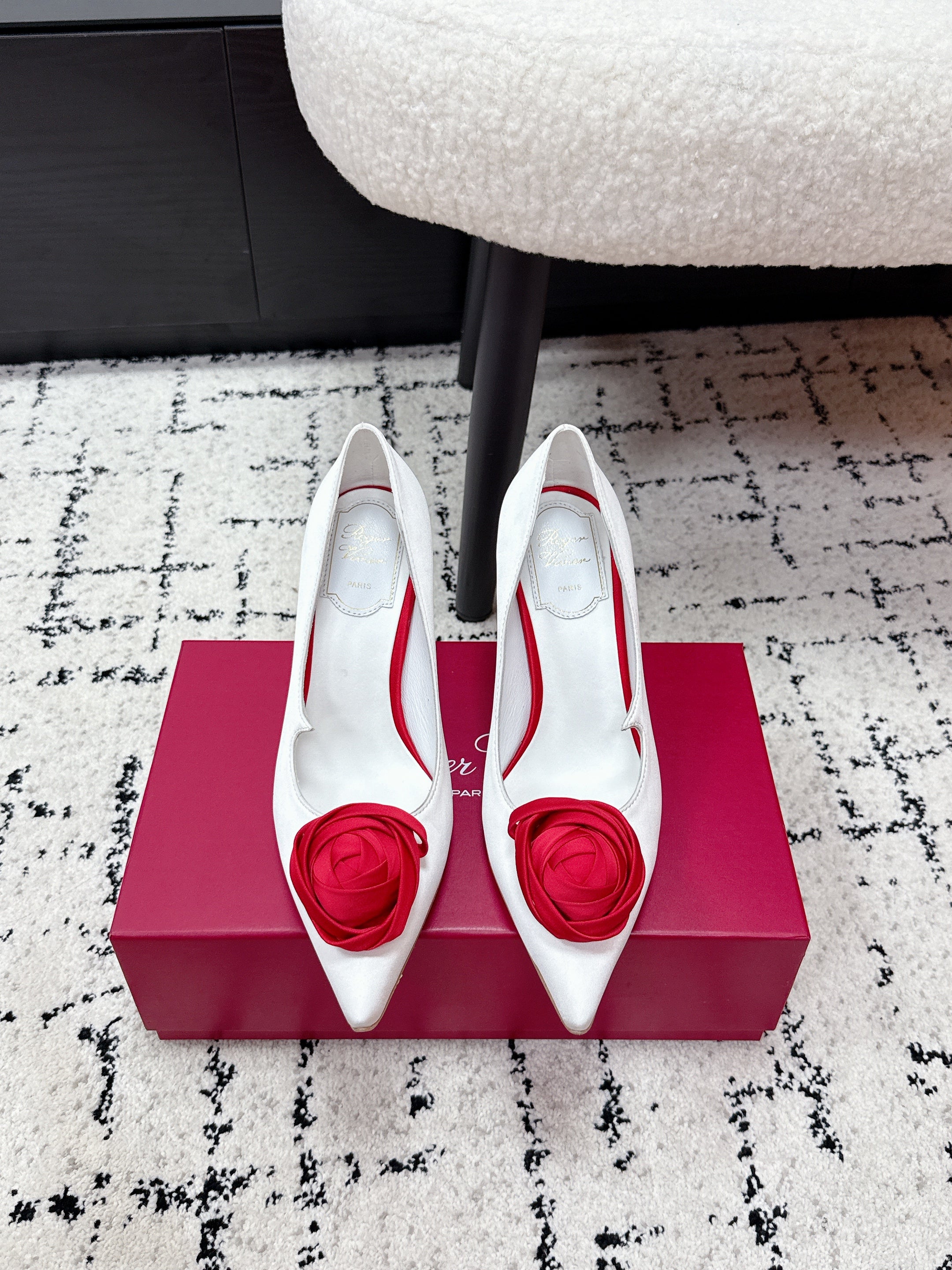 RV Rose Vivier Flower Pumps 10cm White Red Satin 617293