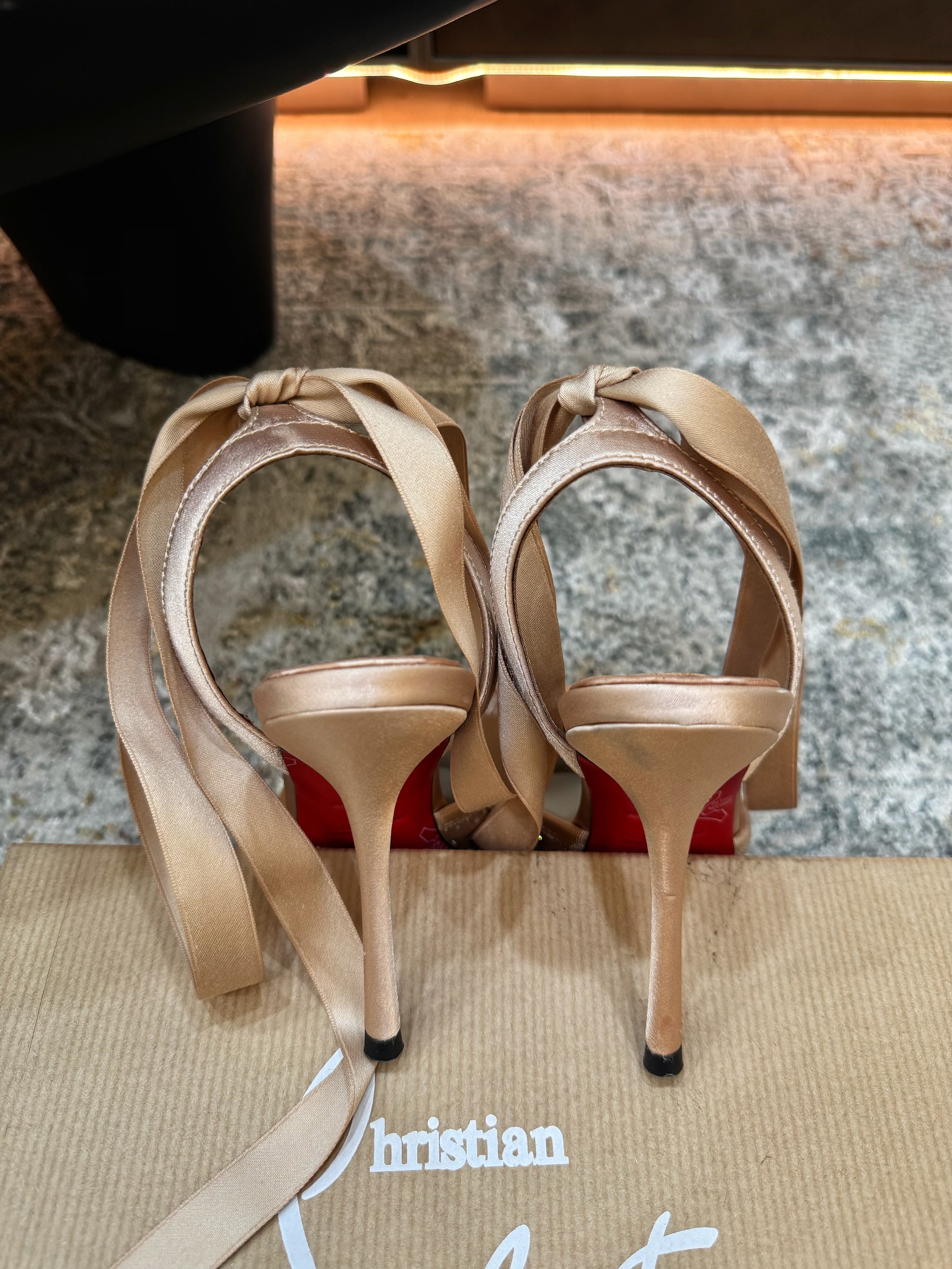 CL Cassia Lace Up Pumps Diamond-Embellished 10.5 Beige Satin 637426