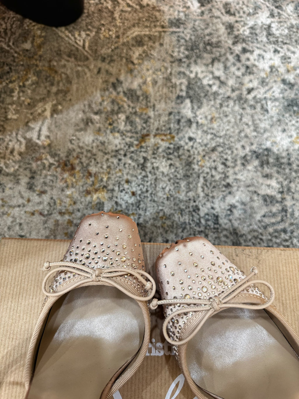 CL Cassia Lace Up Pumps Diamond-Embellished 10.5 Beige Satin 637426