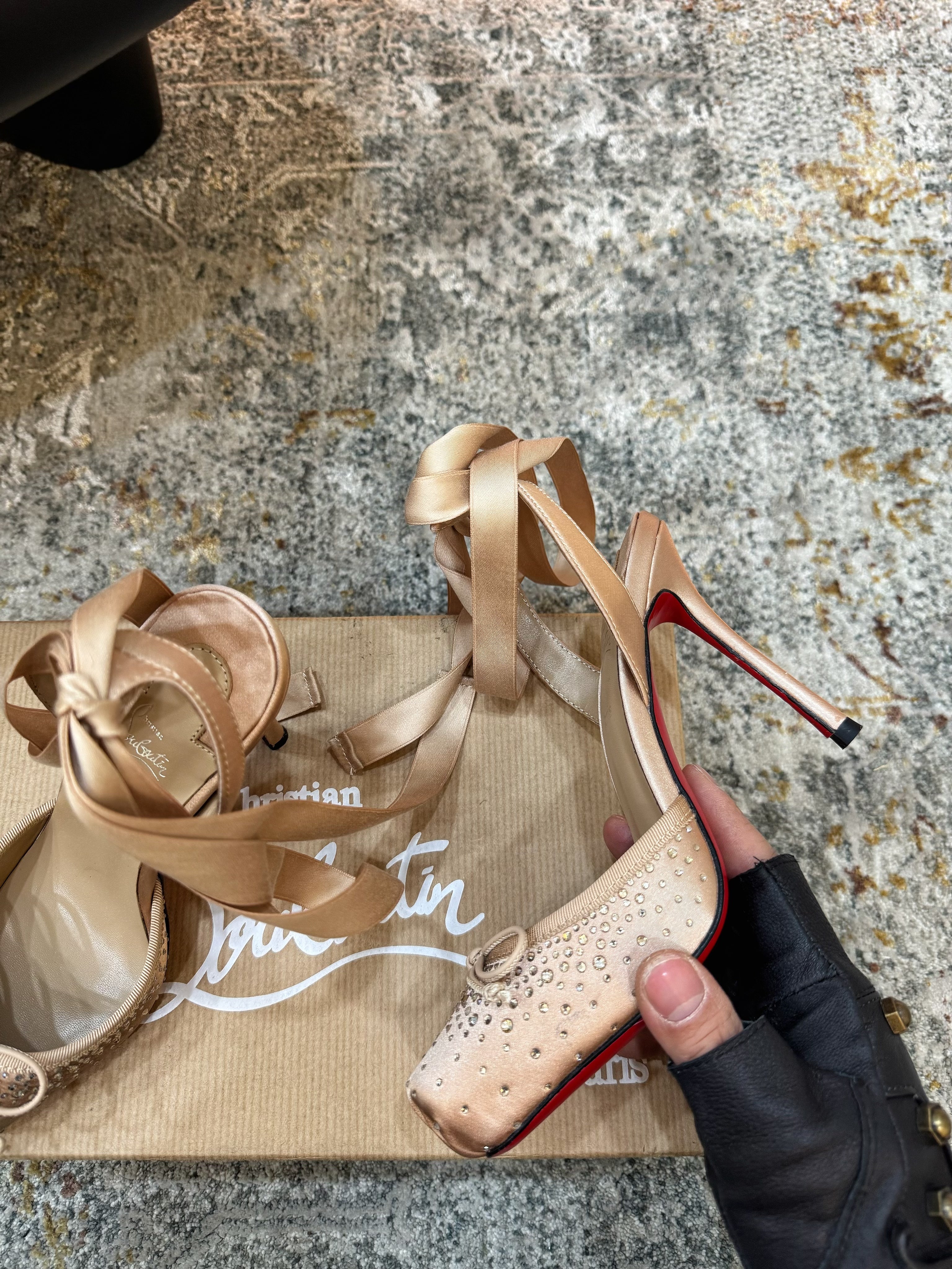 CL Cassia Lace Up Pumps Diamond-Embellished 10.5 Beige Satin 637426