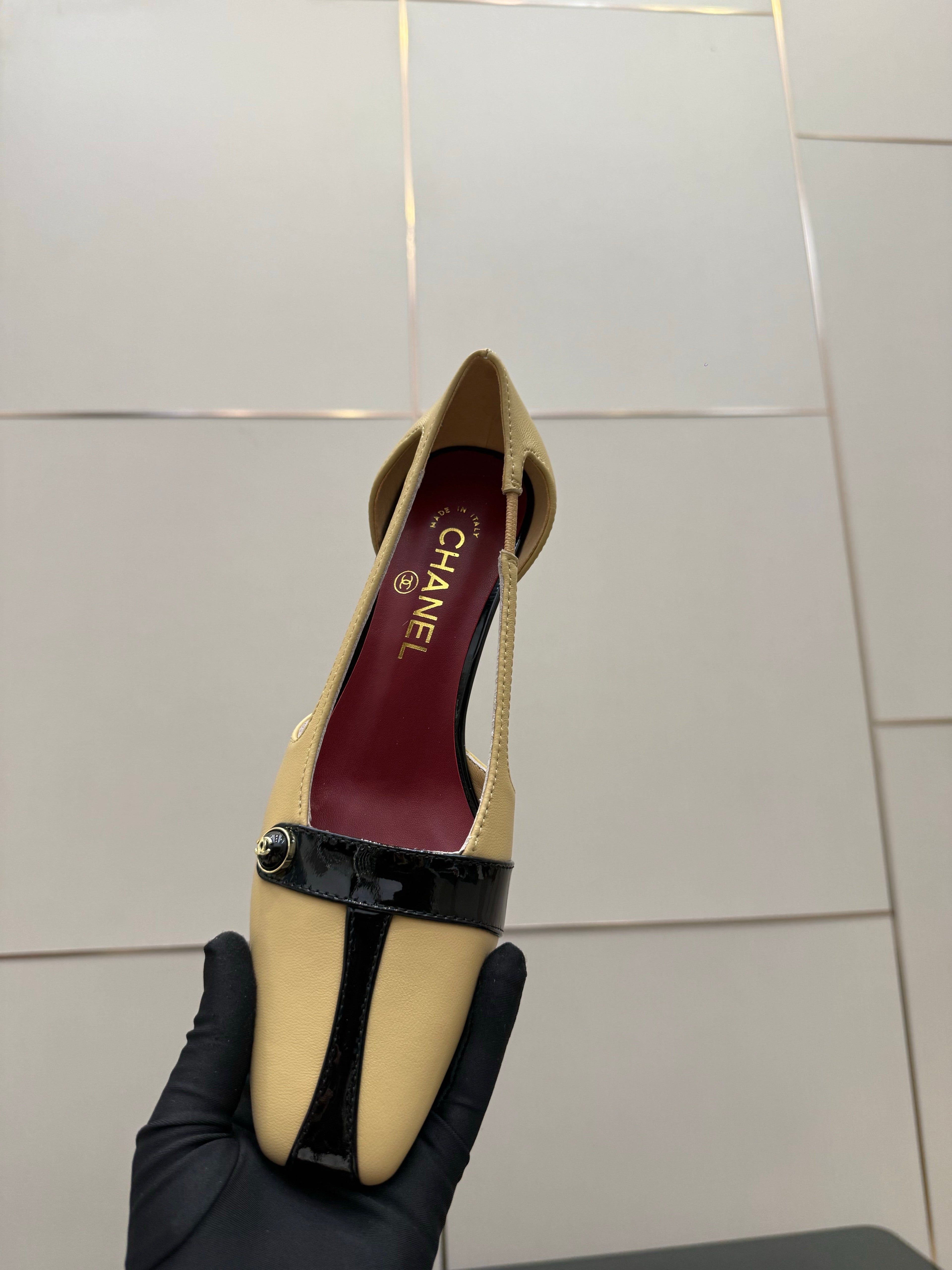 CC 26P Slingback 5cm Beige Black Lambskin Patent Leather 791608