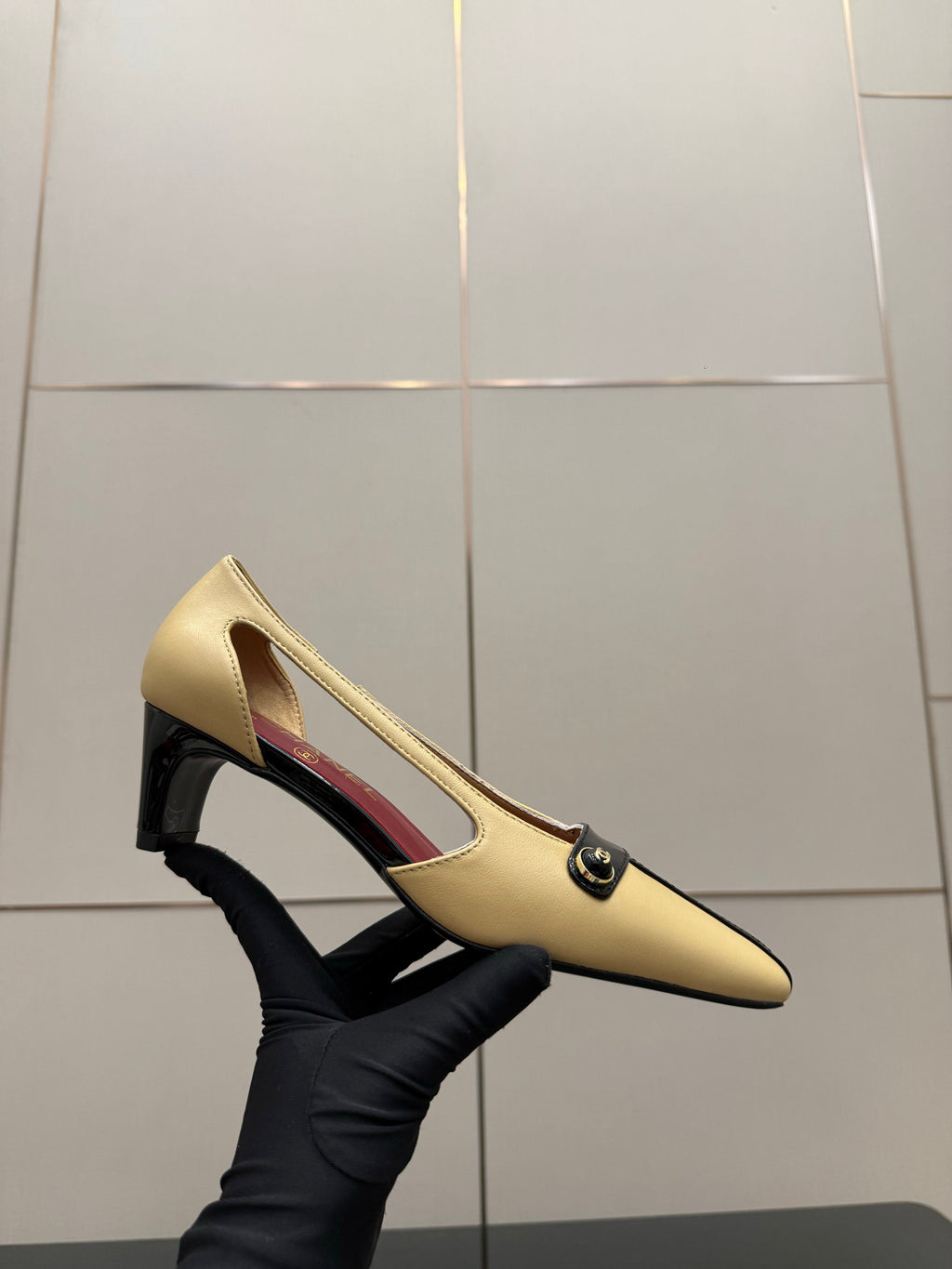 CC 26P Slingback 5cm Beige Black Lambskin Patent Leather 791608