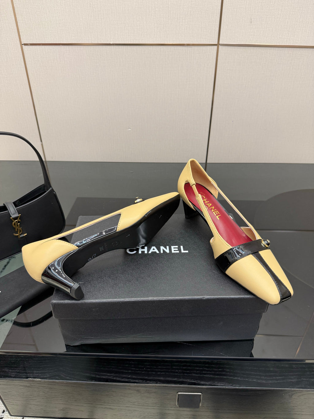 CC 26P Slingback 5cm Beige Black Lambskin Patent Leather 791608