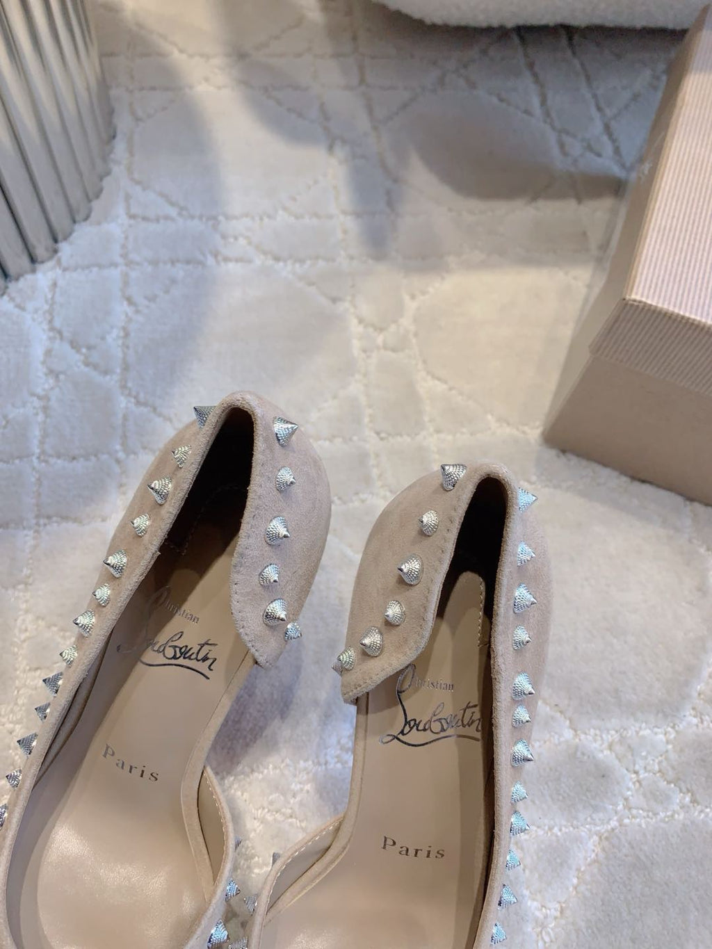 CL Irishell 85 Studded d'Orsay Pumps Cream Suede 177131