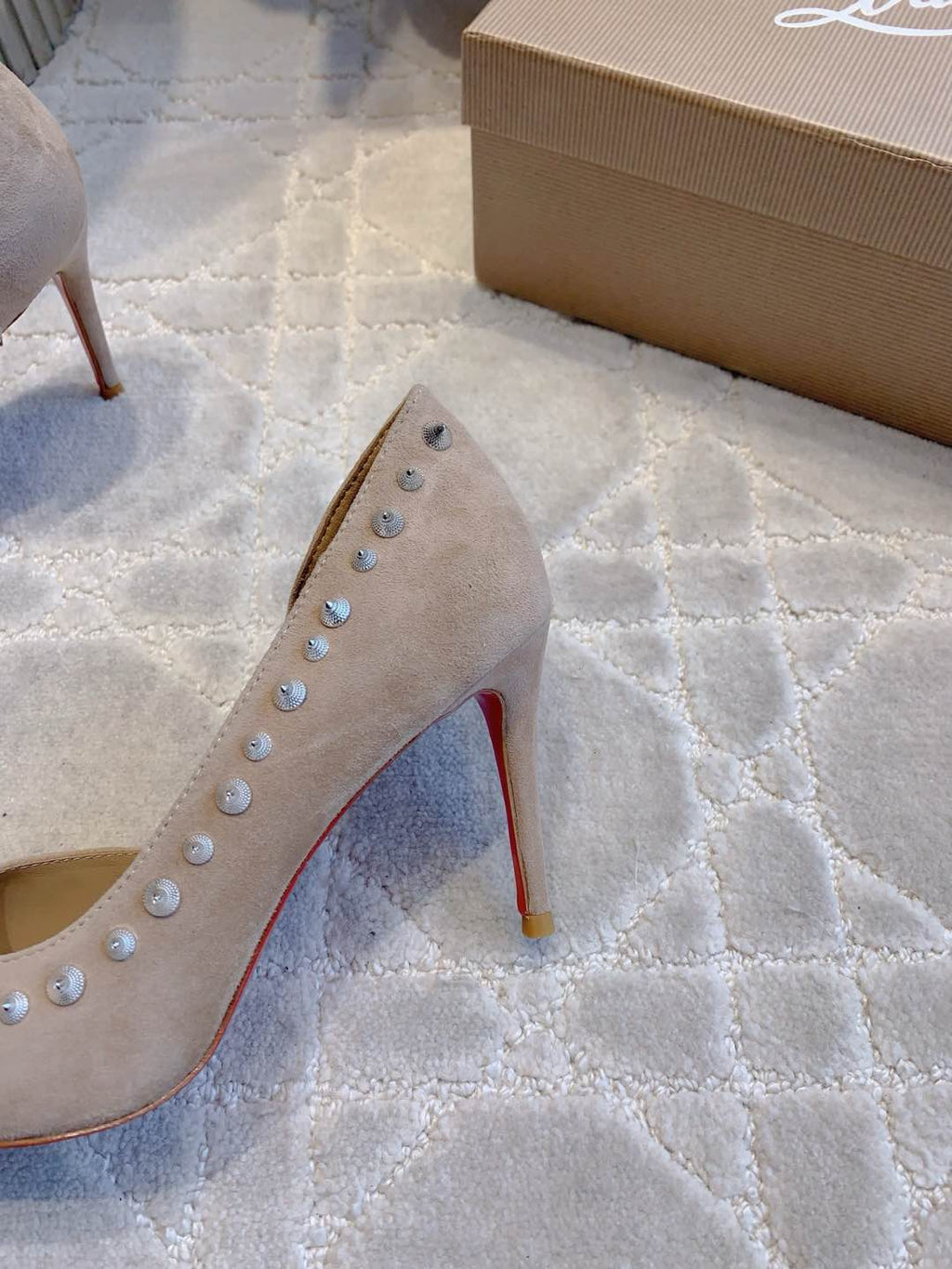 CL Irishell 85 Studded d'Orsay Pumps Cream Suede 177131