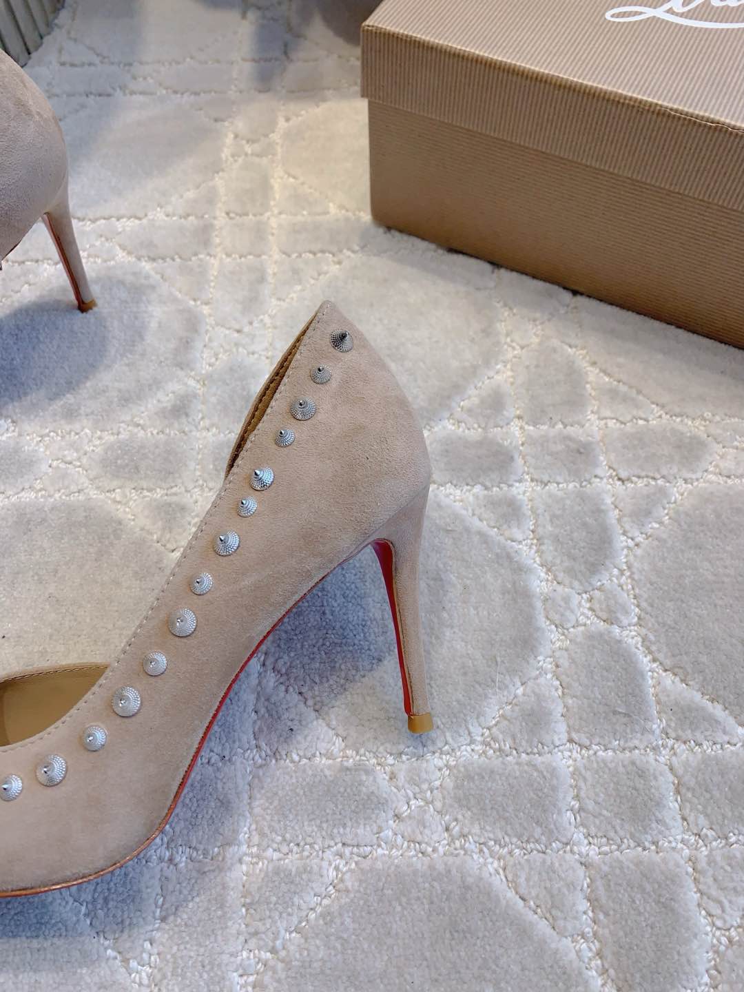 CL Irishell 85 Studded d'Orsay Pumps Cream Suede 177131