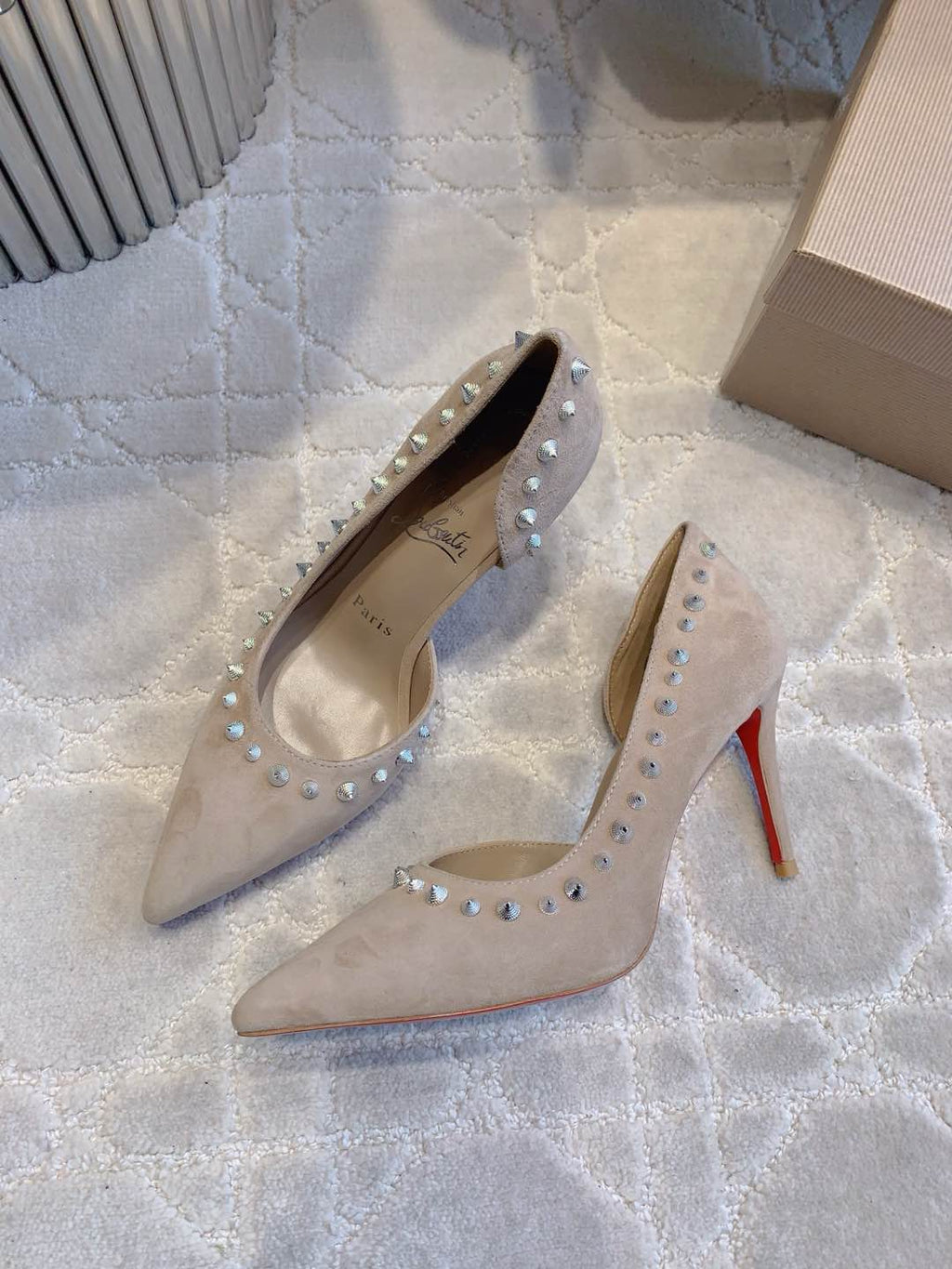 CL Irishell 85 Studded d'Orsay Pumps Cream Suede 177131