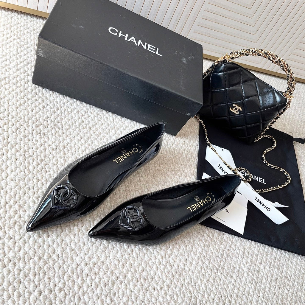 CC 26s Pointed-Toe Flats Pump Black Patent Leather 787145