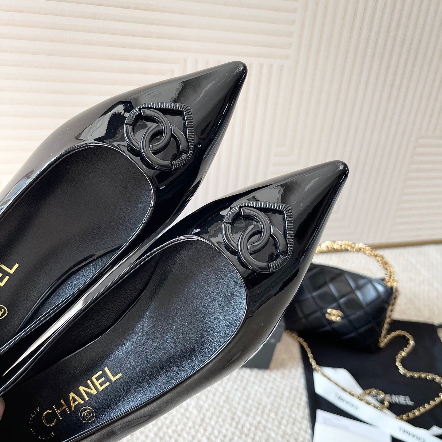 CC 26s Pointed-Toe Flats Pump Black Patent Leather 787145