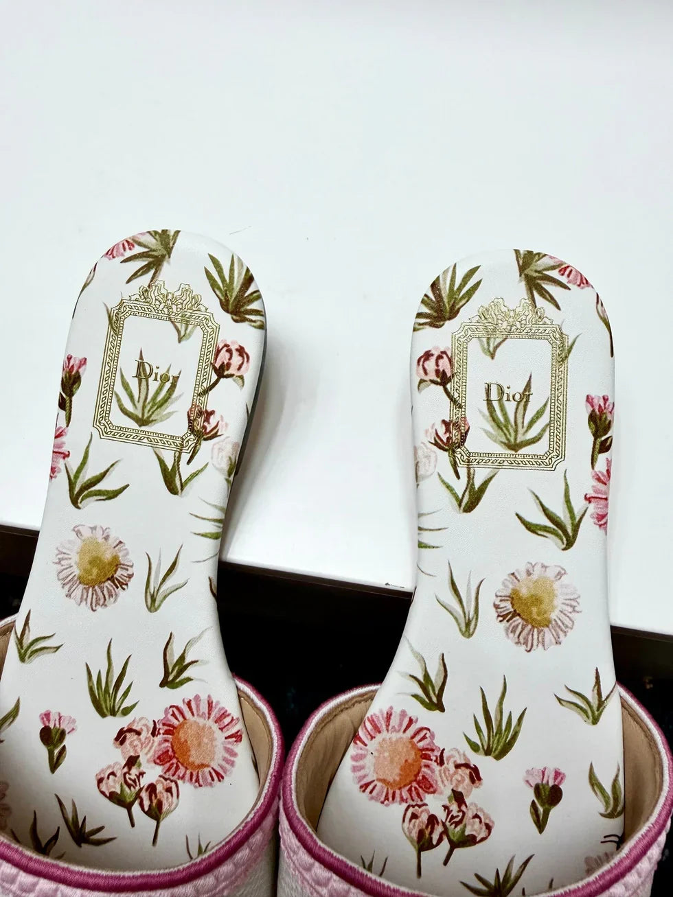 CD 26s Floral Embroidered Sandals White Pink Canvas 683033