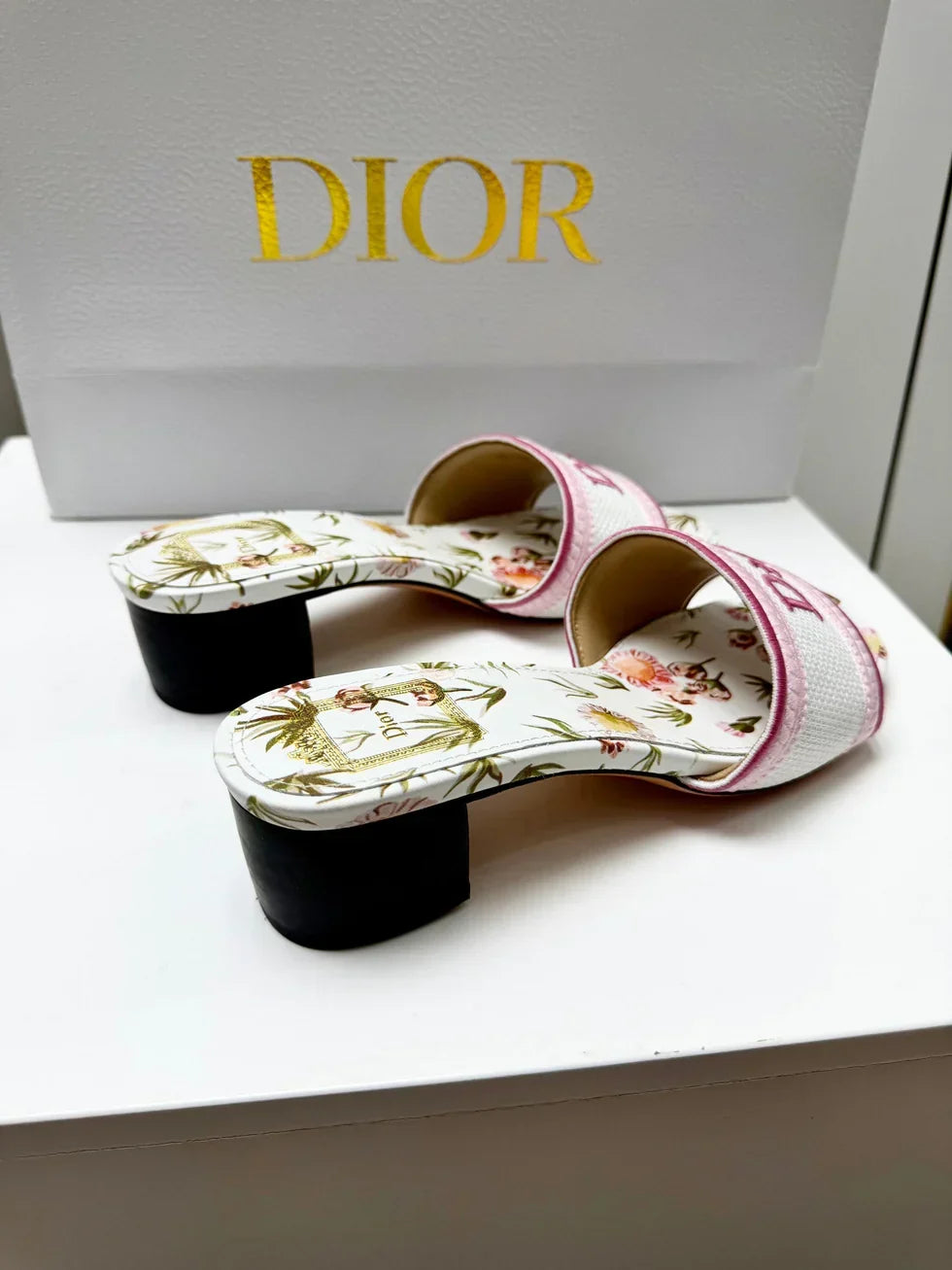 CD 26s Floral Embroidered Sandals White Pink Canvas 683033