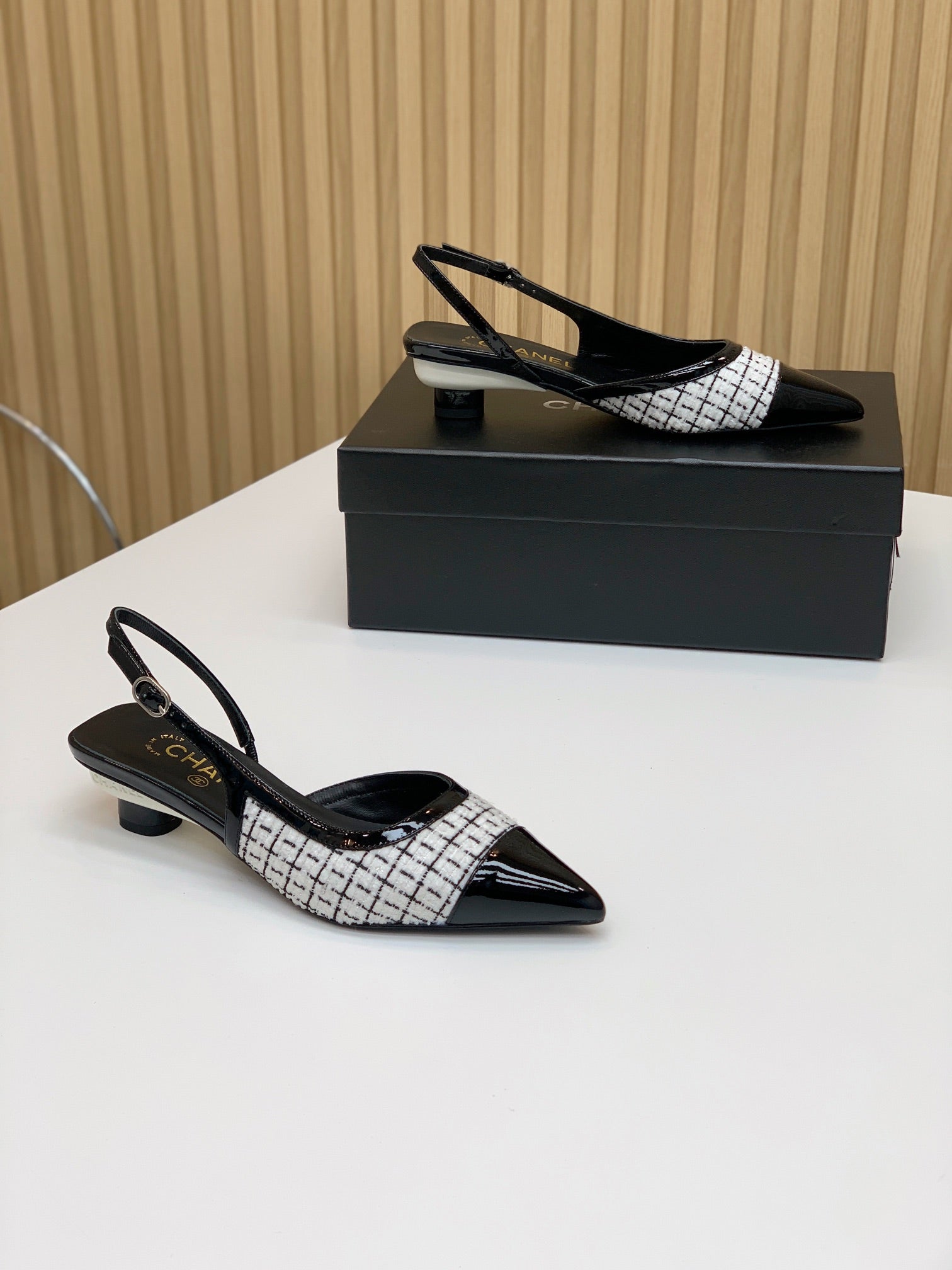 CC 26s Slingback 3.5cm Black White Wool Patent Calfskin 792590