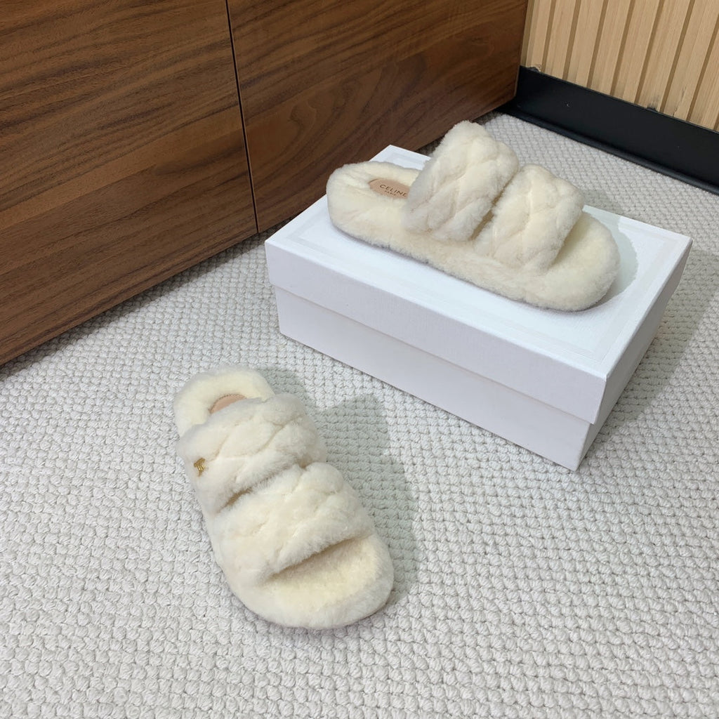CL 26s Two-Strap Quilted Sandals In White Wool