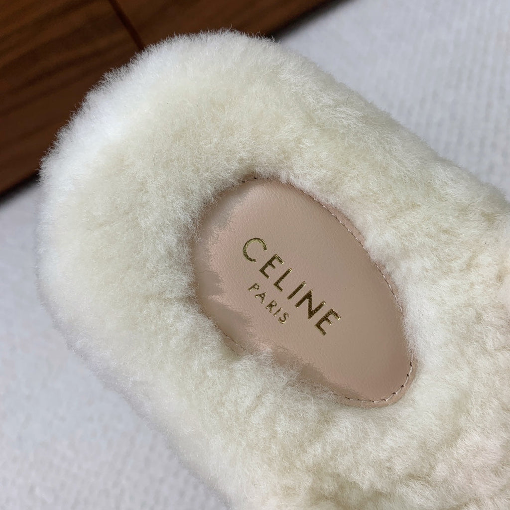 CL 26s Two-Strap Quilted Sandals In White Wool