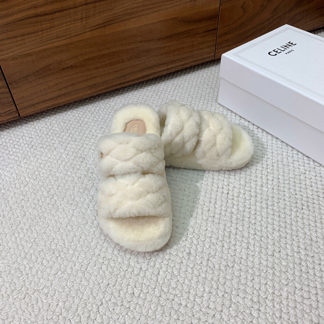 CL 26s Two-Strap Quilted Sandals In White Wool