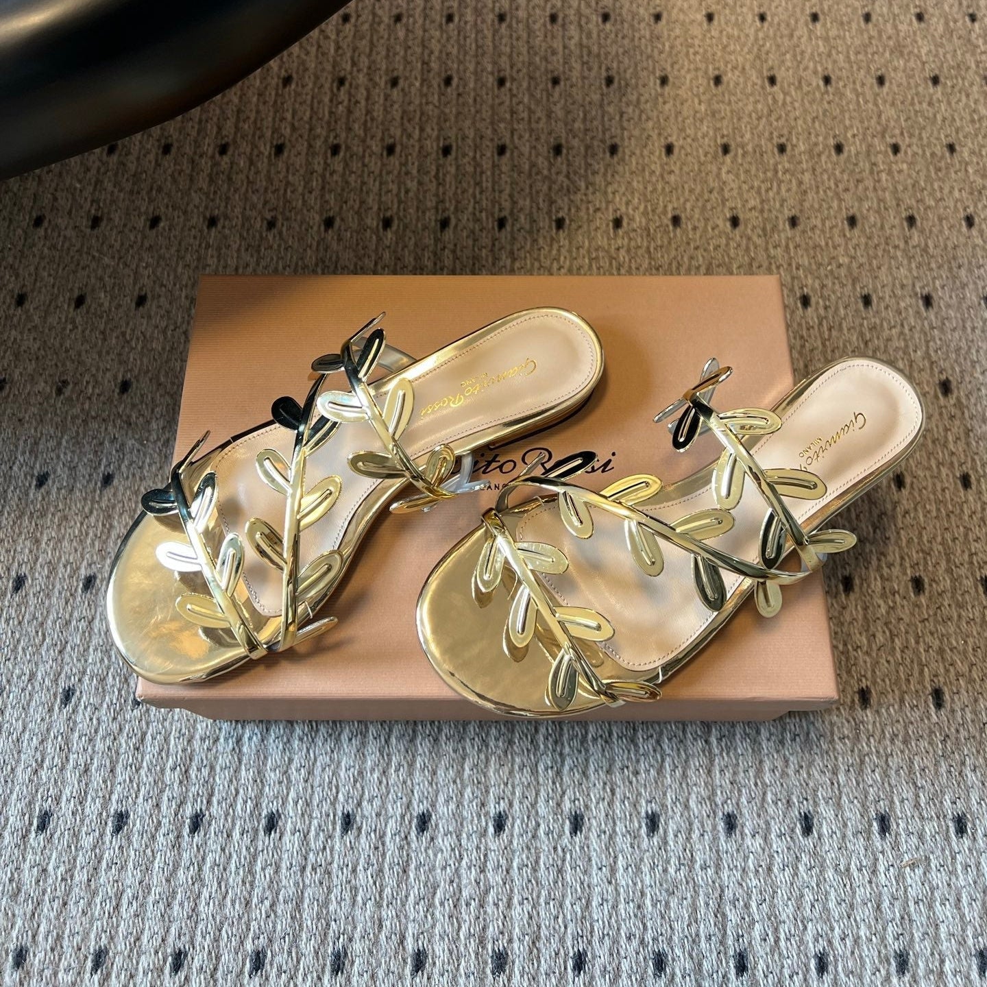 Gianvito Rossi Flavia Flat Sandals Metallic Gold Sheepskin 803765