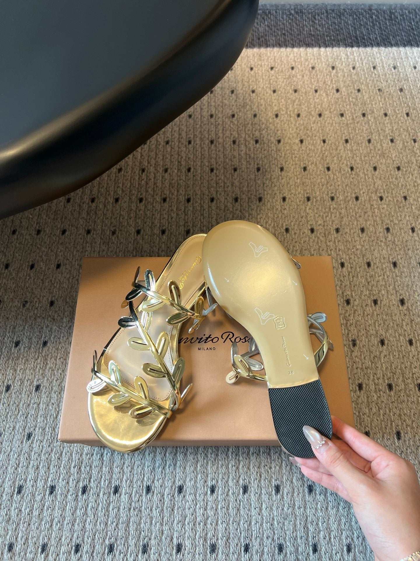 Gianvito Rossi Flavia Flat Sandals Metallic Gold Sheepskin 803765