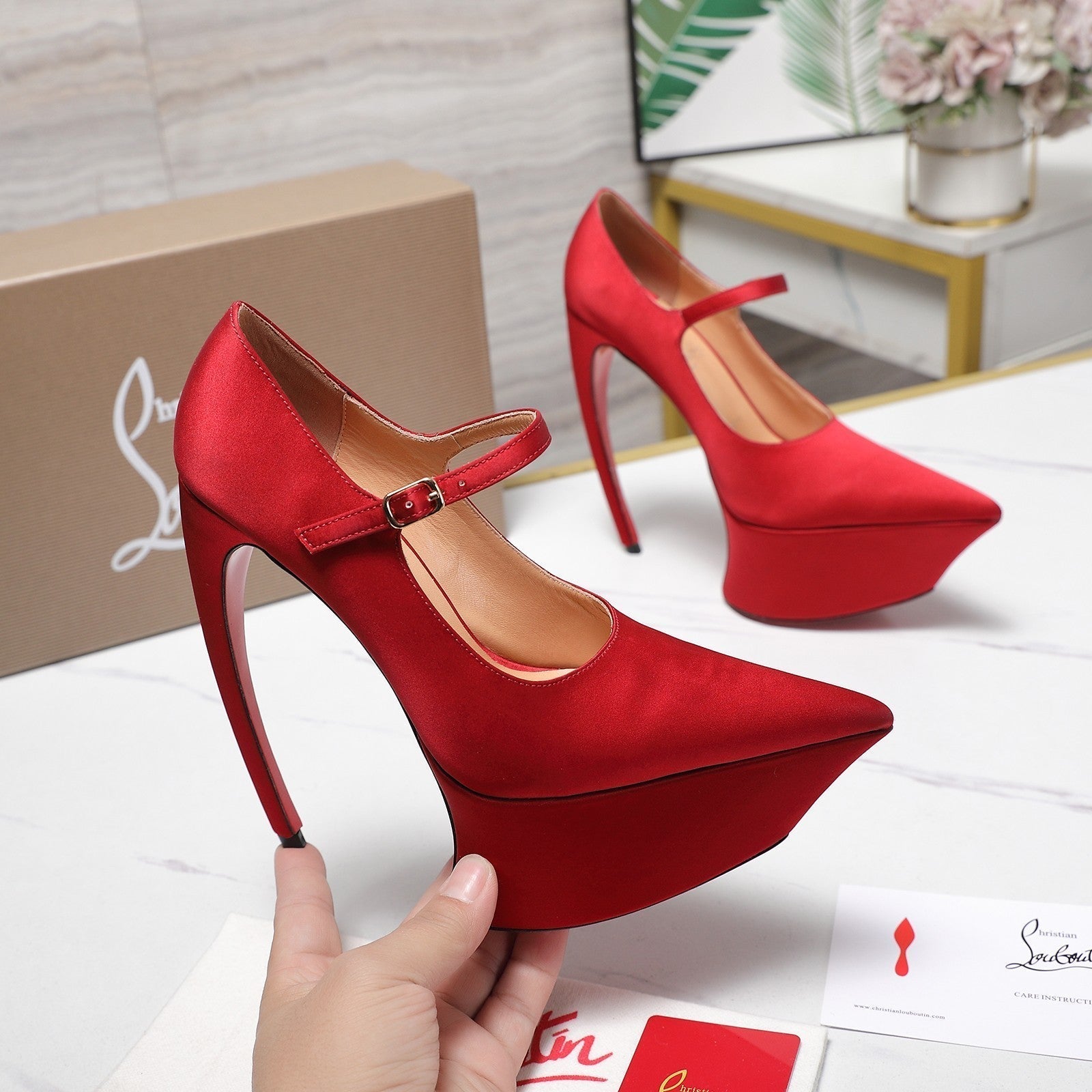 CL Matières Fécales Platform Pumps 15cm Red Satin 637890