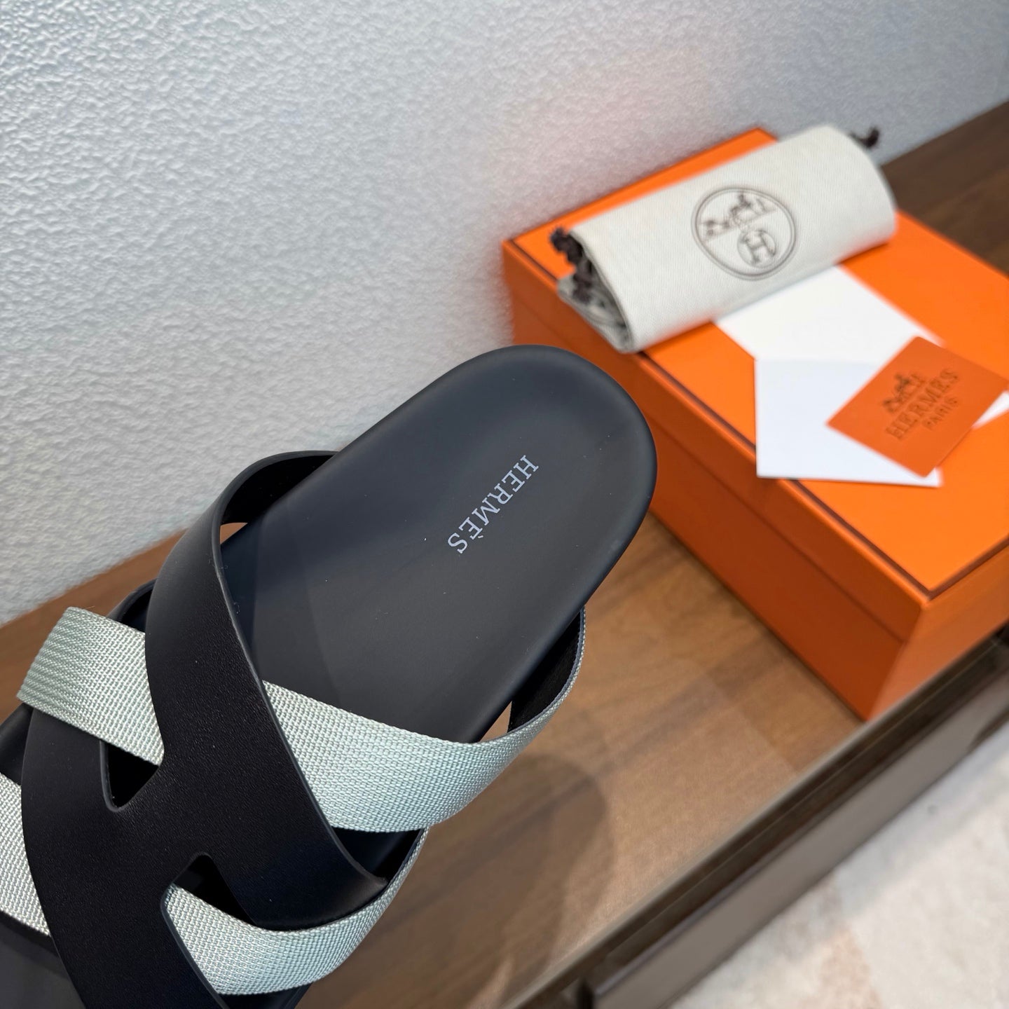 HM 26s Kazimir Sandal In Black Calfskin And Grey Fabric