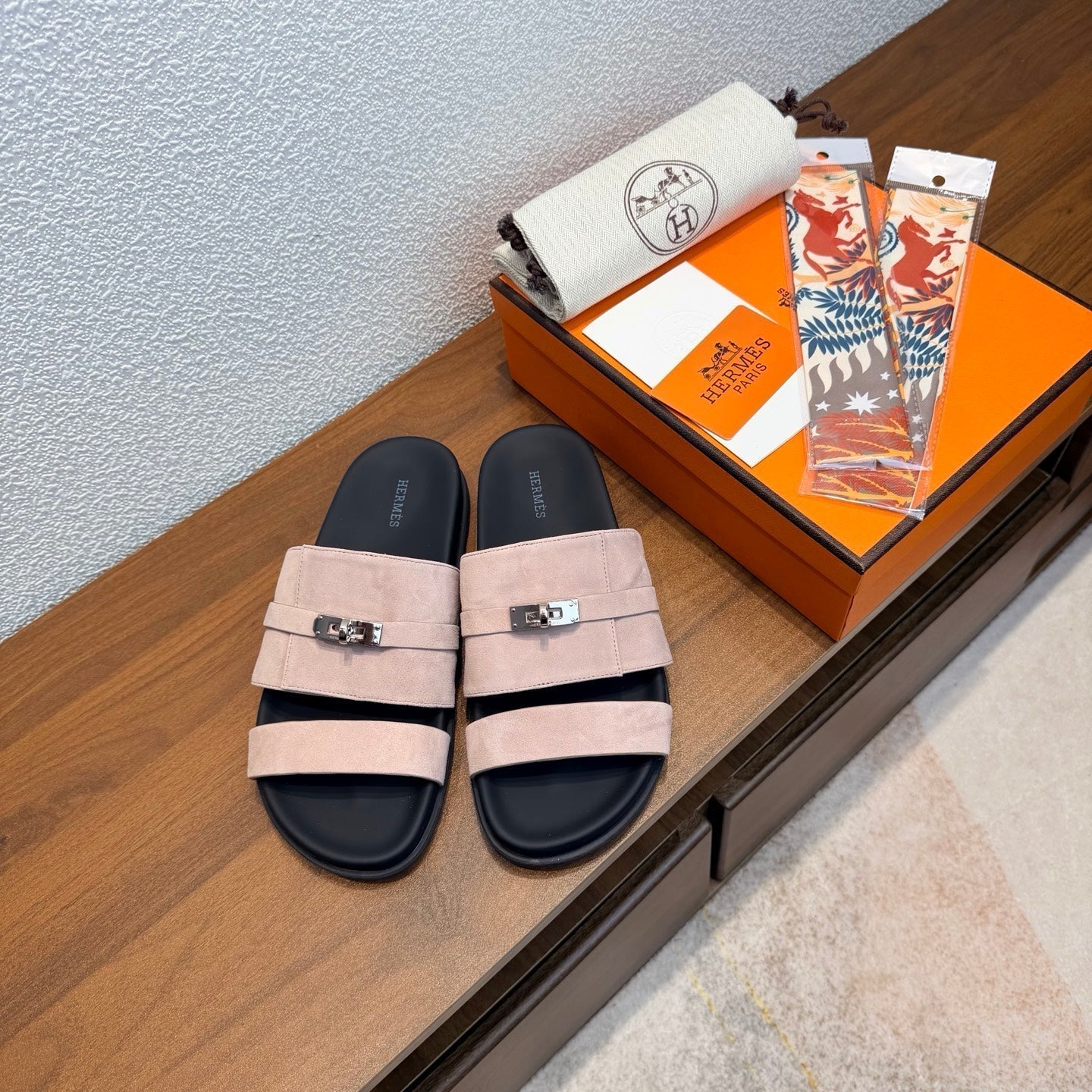 HM Jackson Sandals Light Pink Suede 707157