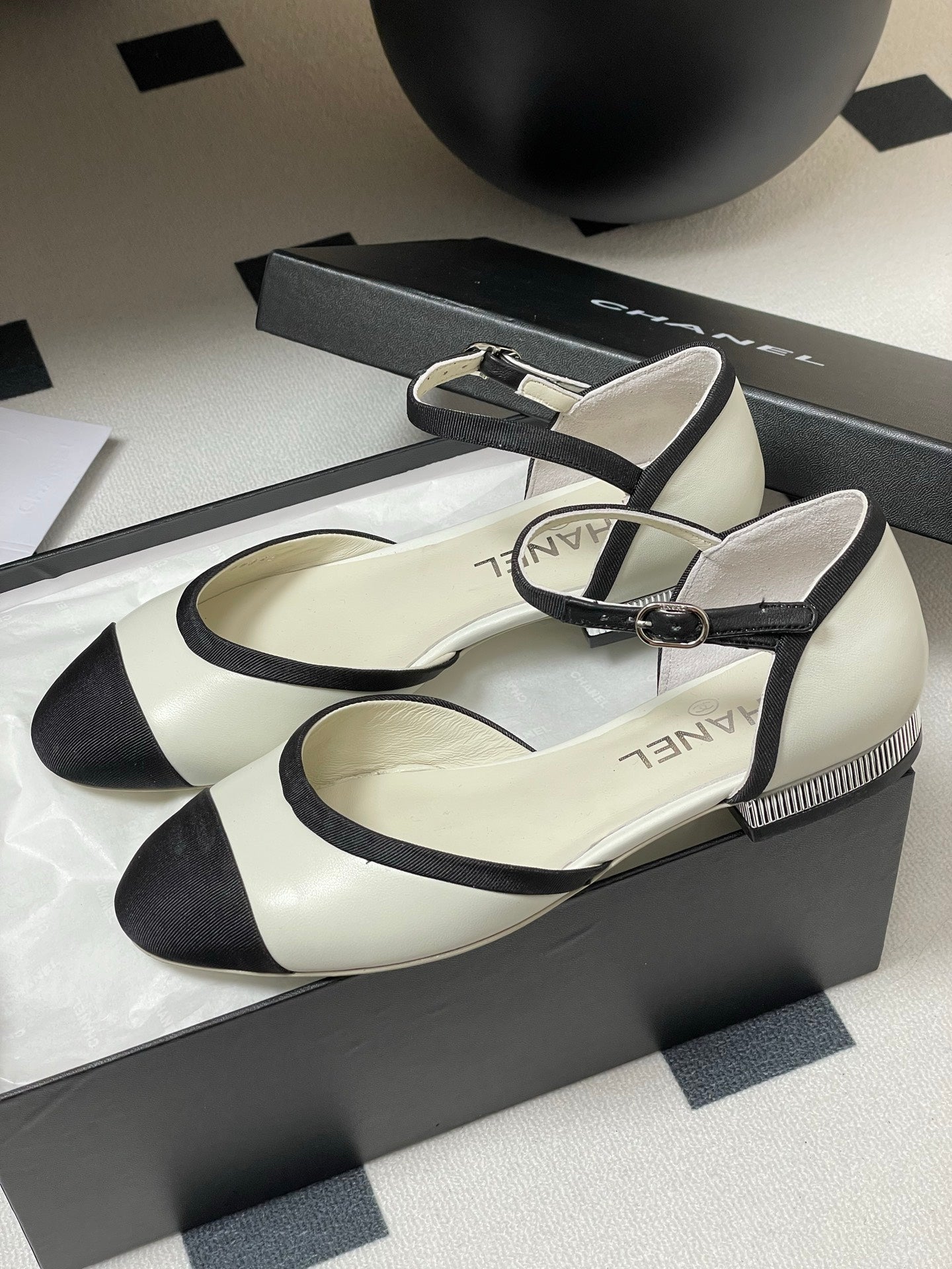 CC 25P Small Hollow Mary Jane White Sheepskin Black Grosgrain 247726