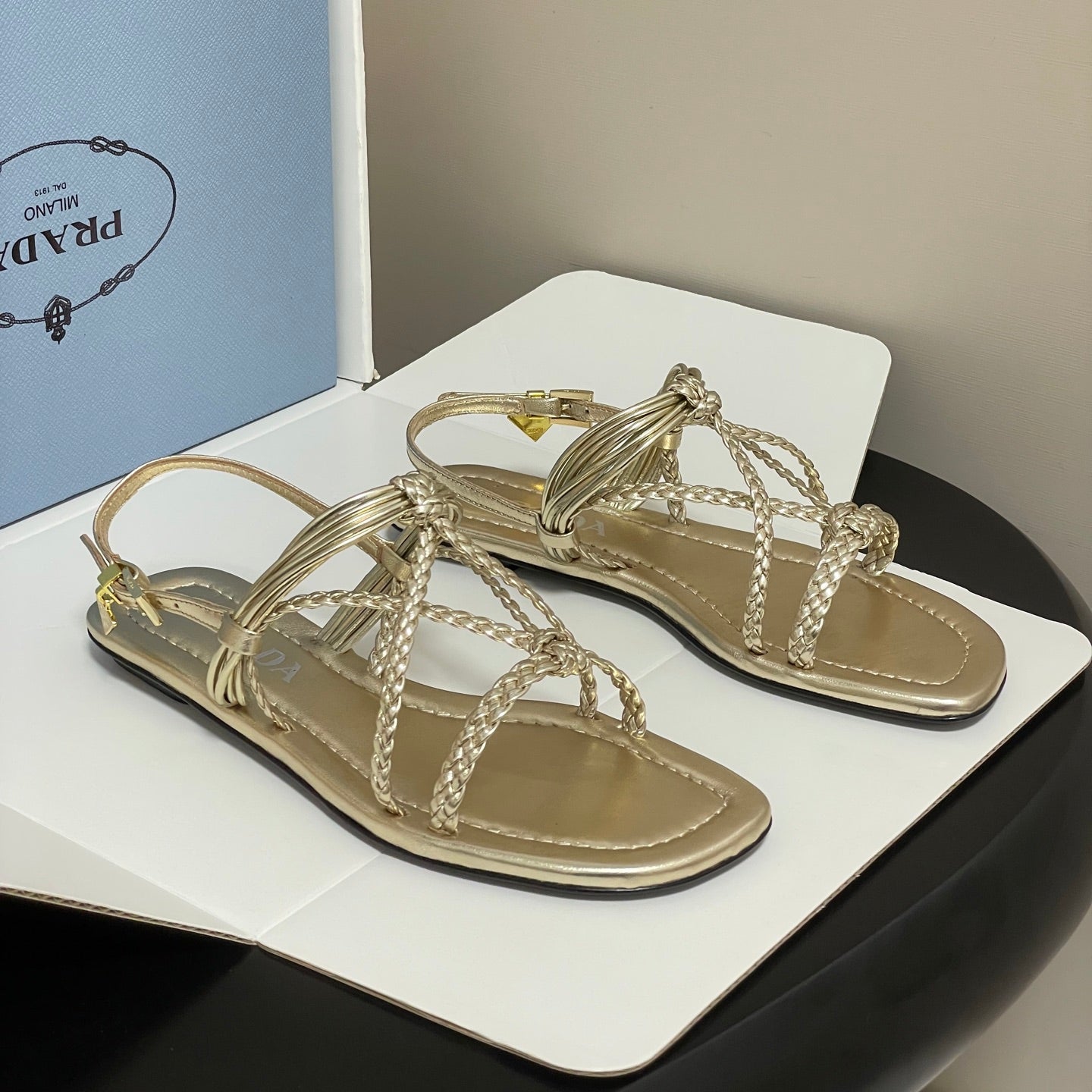 Pra Strappy Flat Sandals Gold Sheepskin 834809