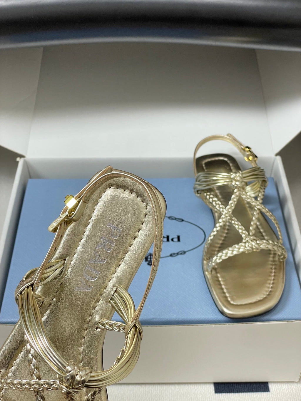 Pra Strappy Flat Sandals Gold Sheepskin 834809