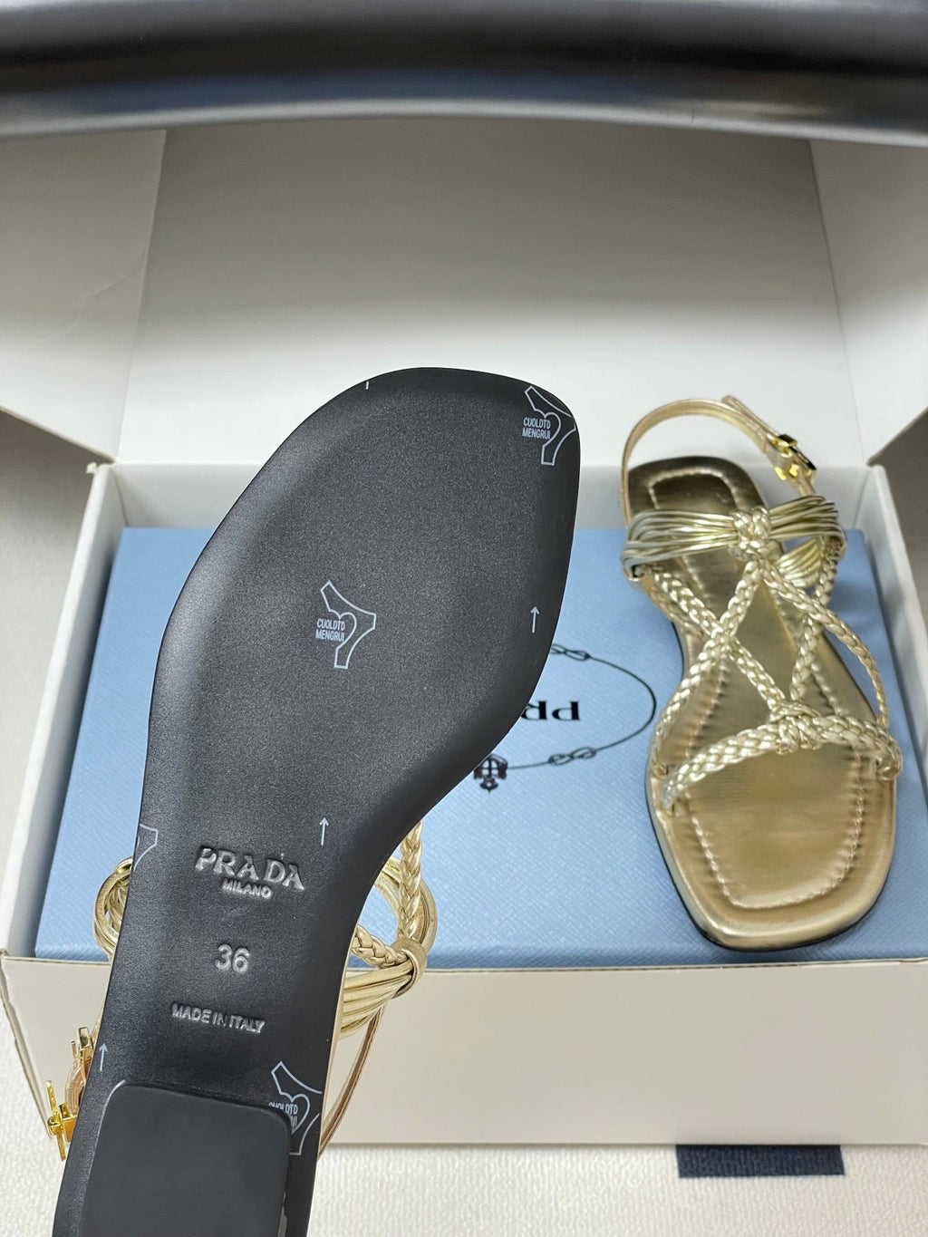 Pra Strappy Flat Sandals Gold Sheepskin 834809