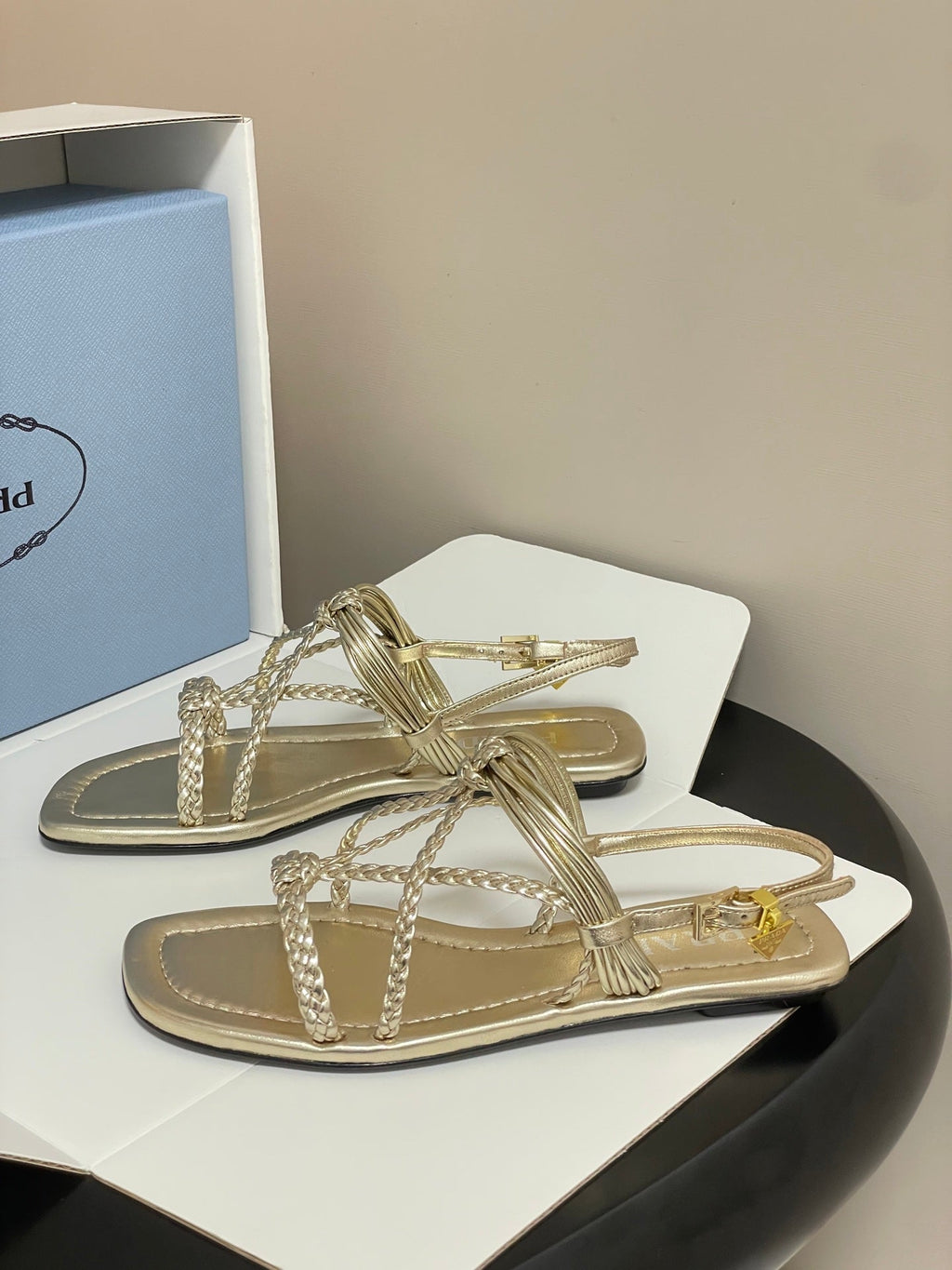 Pra Strappy Flat Sandals Gold Sheepskin 834809