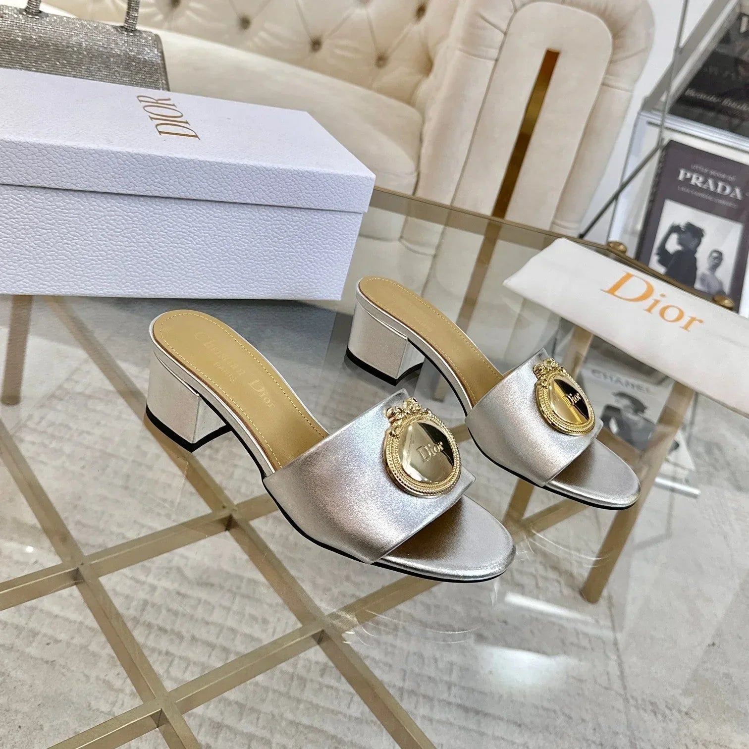 CD 26s Médaillon Buckle Slides 5.5cm Lambskin 927377