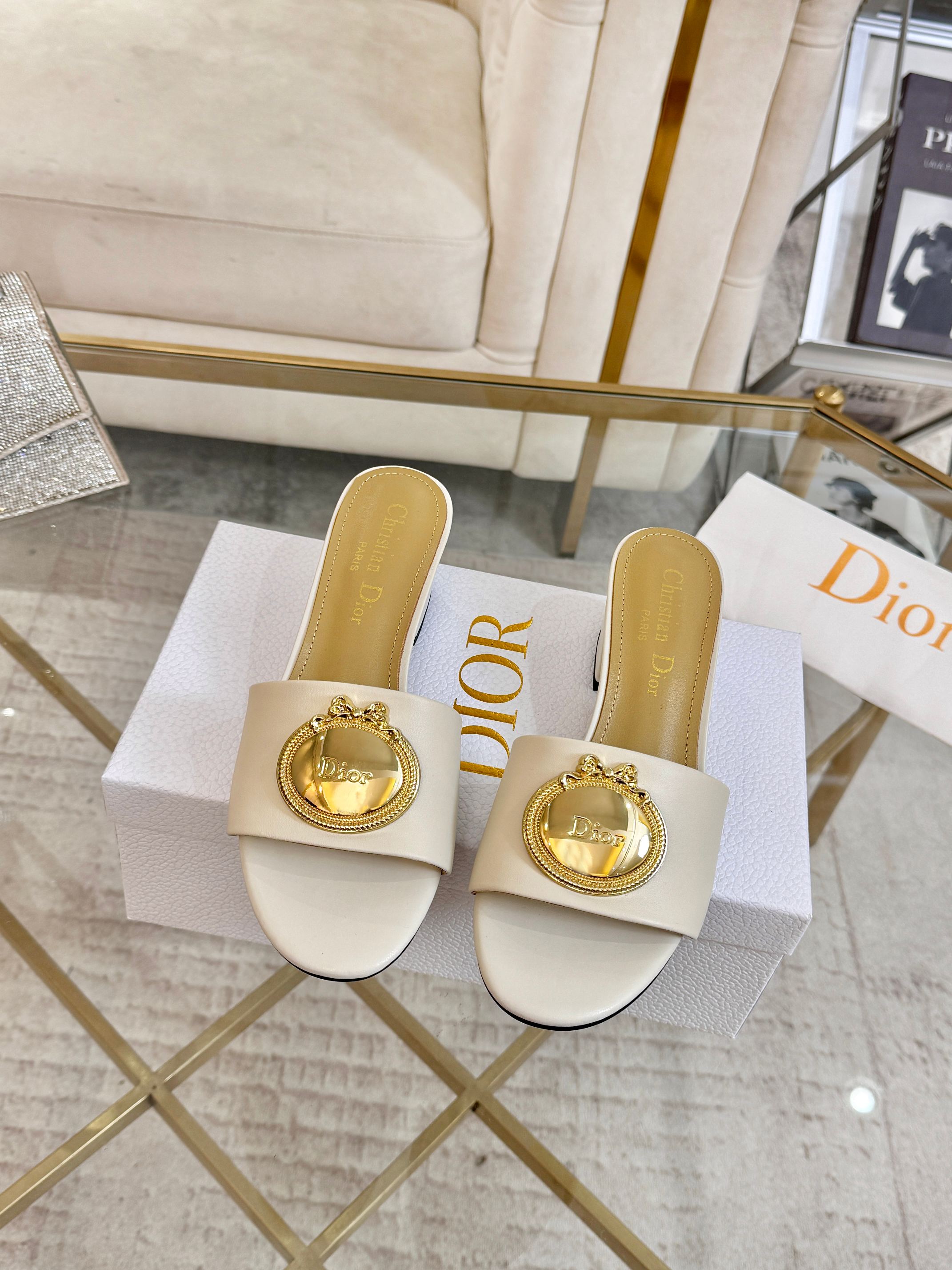CD 26s Médaillon Buckle Slides 5.5cm Lambskin 927377