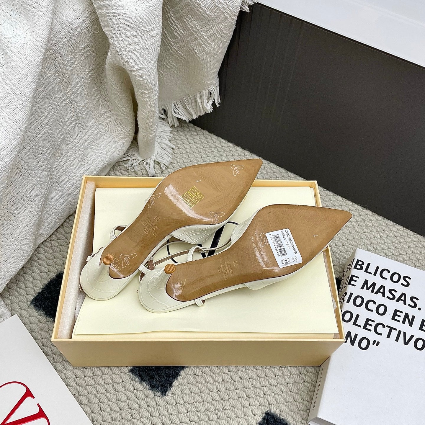 VT Signature Slingback White Embossed Cowhide 726941