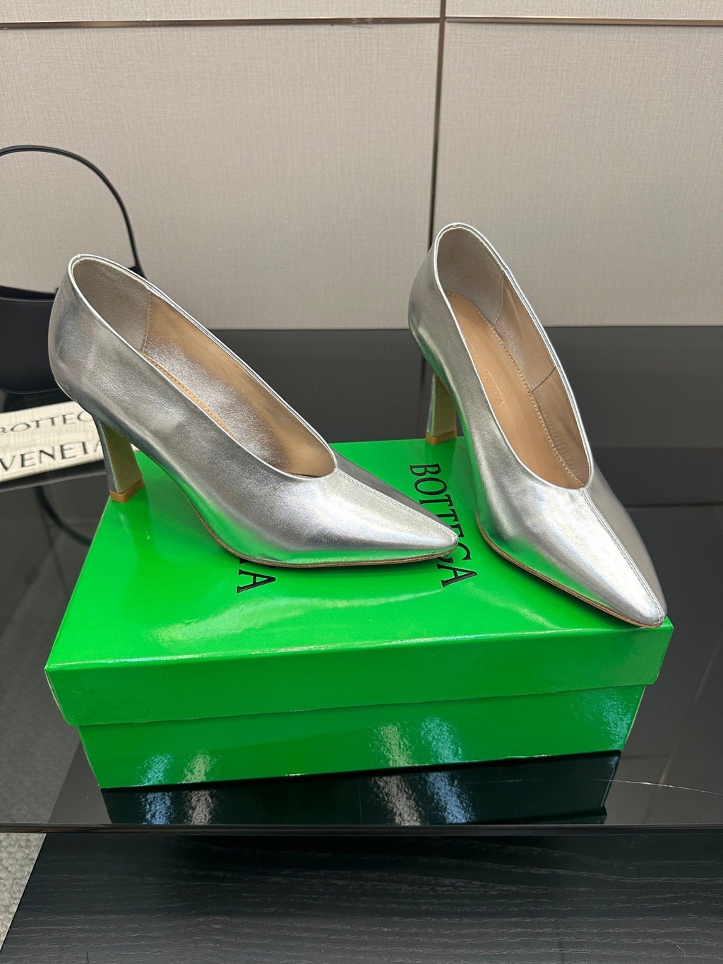 BV Pump 90mm Sliver Calfskin 427646