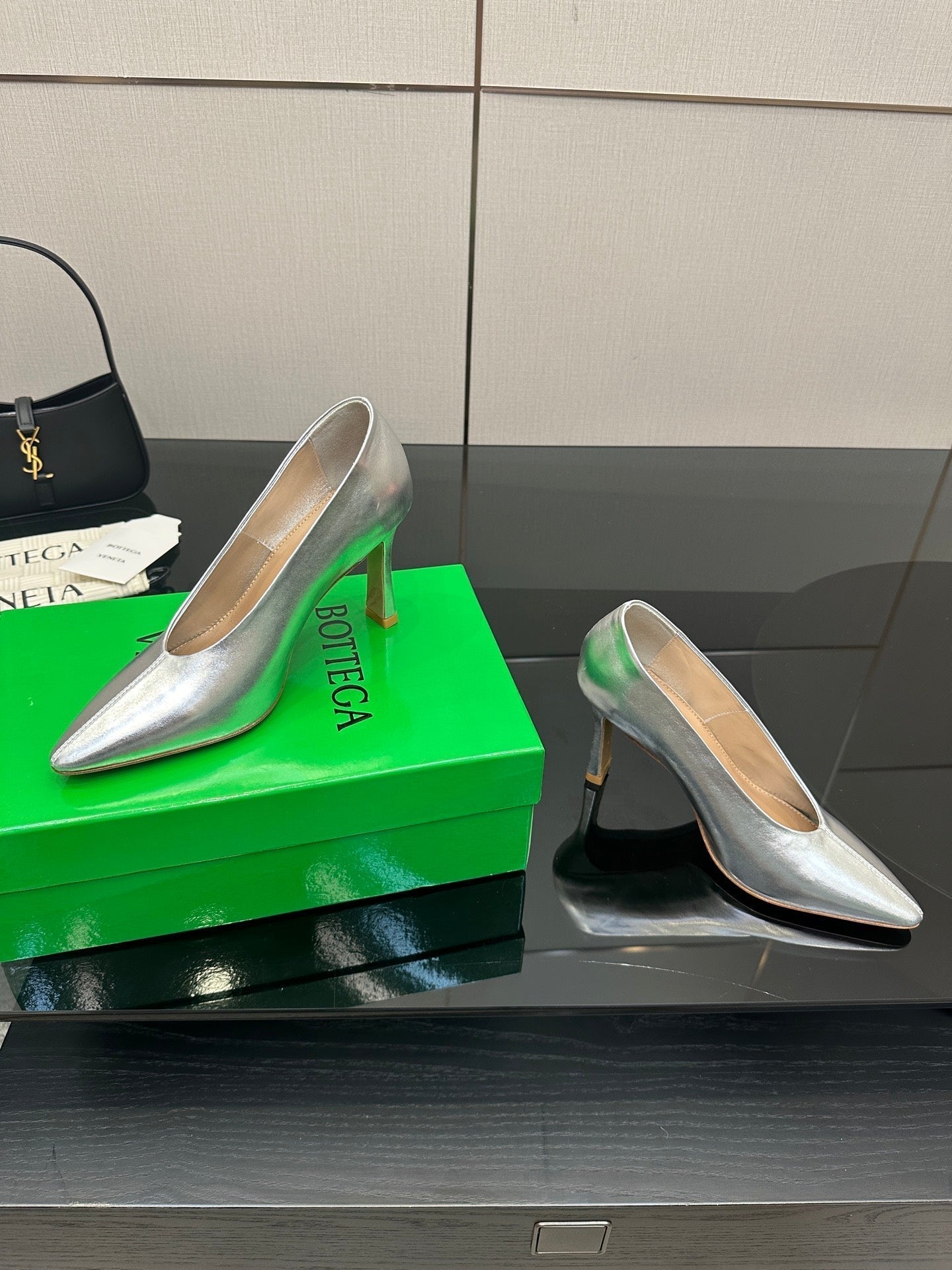BV Pump 90mm Sliver Calfskin 427646