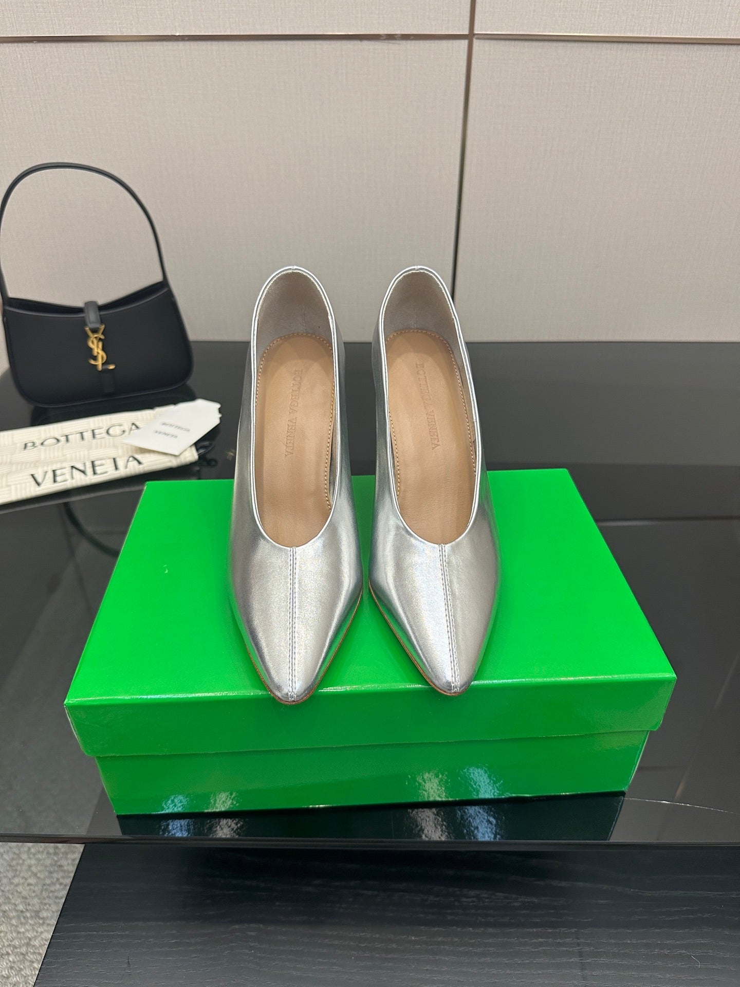 BV Pump 90mm Sliver Calfskin 427646