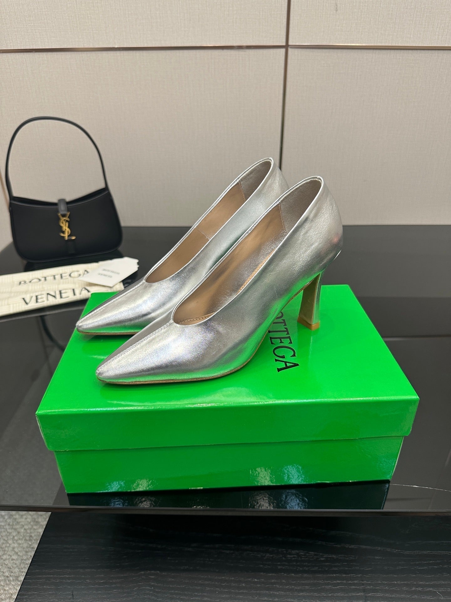 BV Pump 90mm Sliver Calfskin 427646
