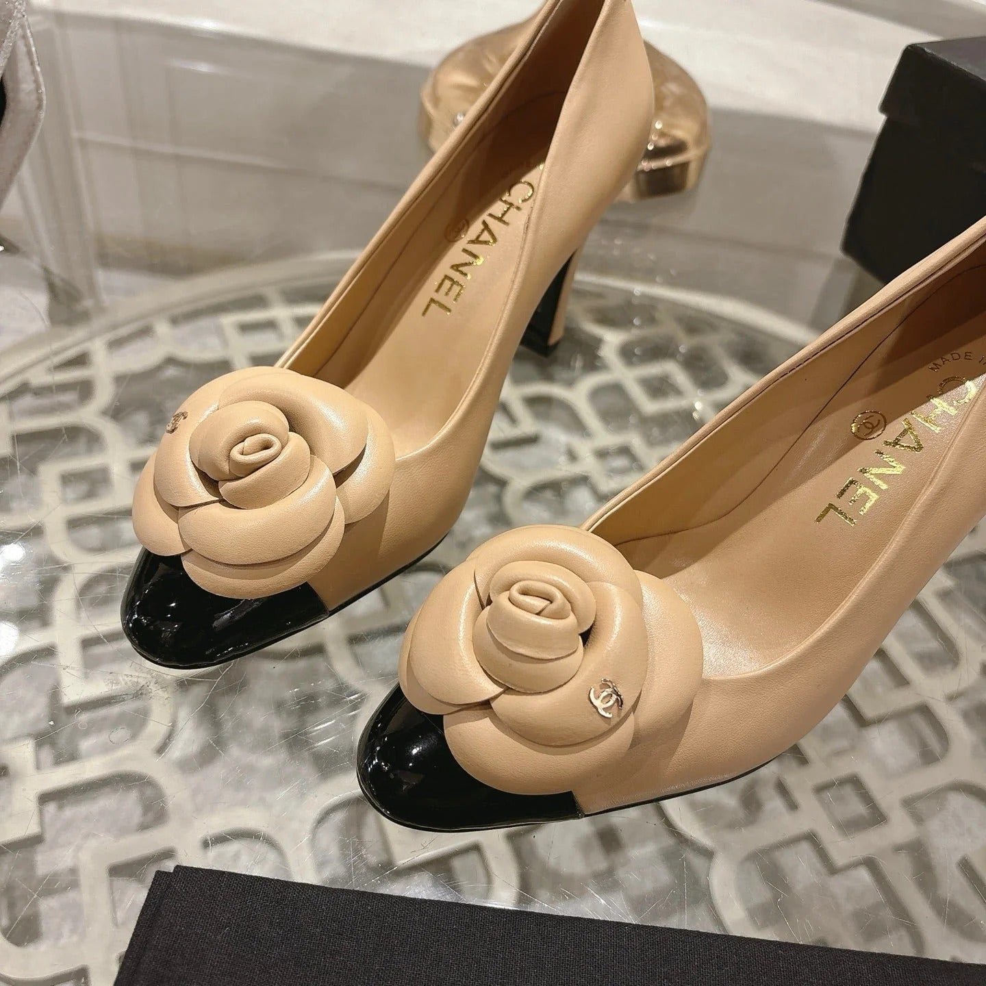 CC 26s High Heels Pump 85 Beige Black Sheepskin 627009